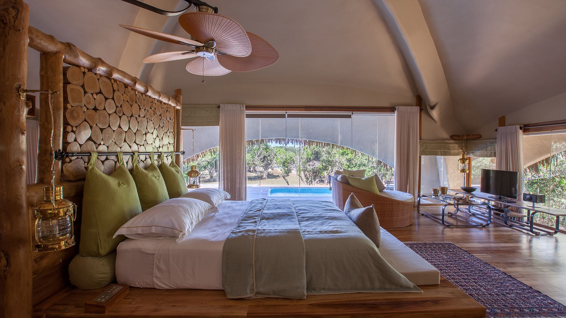  Worldwide, Sri Lanka, Uga Chena Huts, Master bedroom