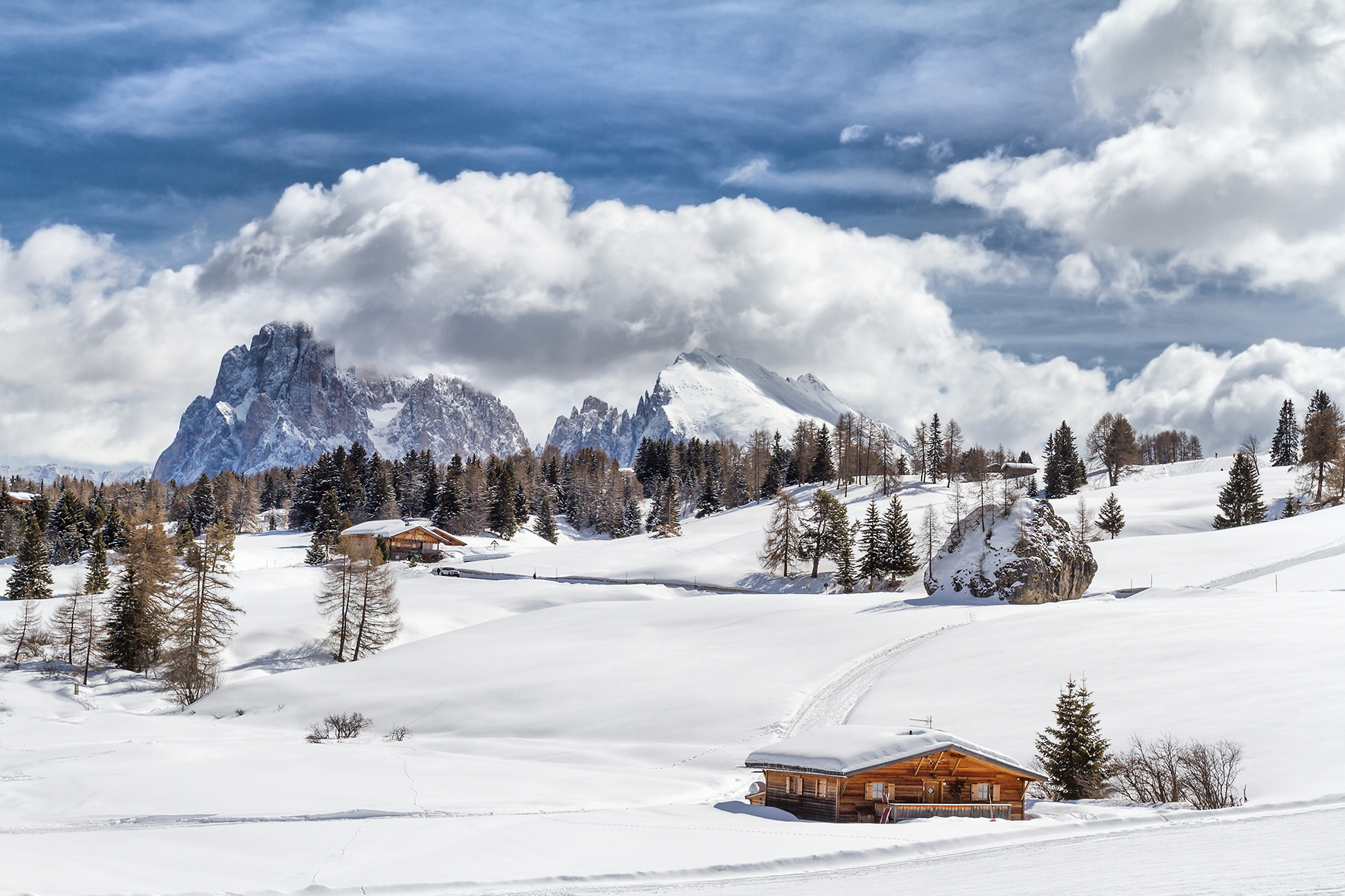 Italy, Dolomites, Ski chalet in the snow