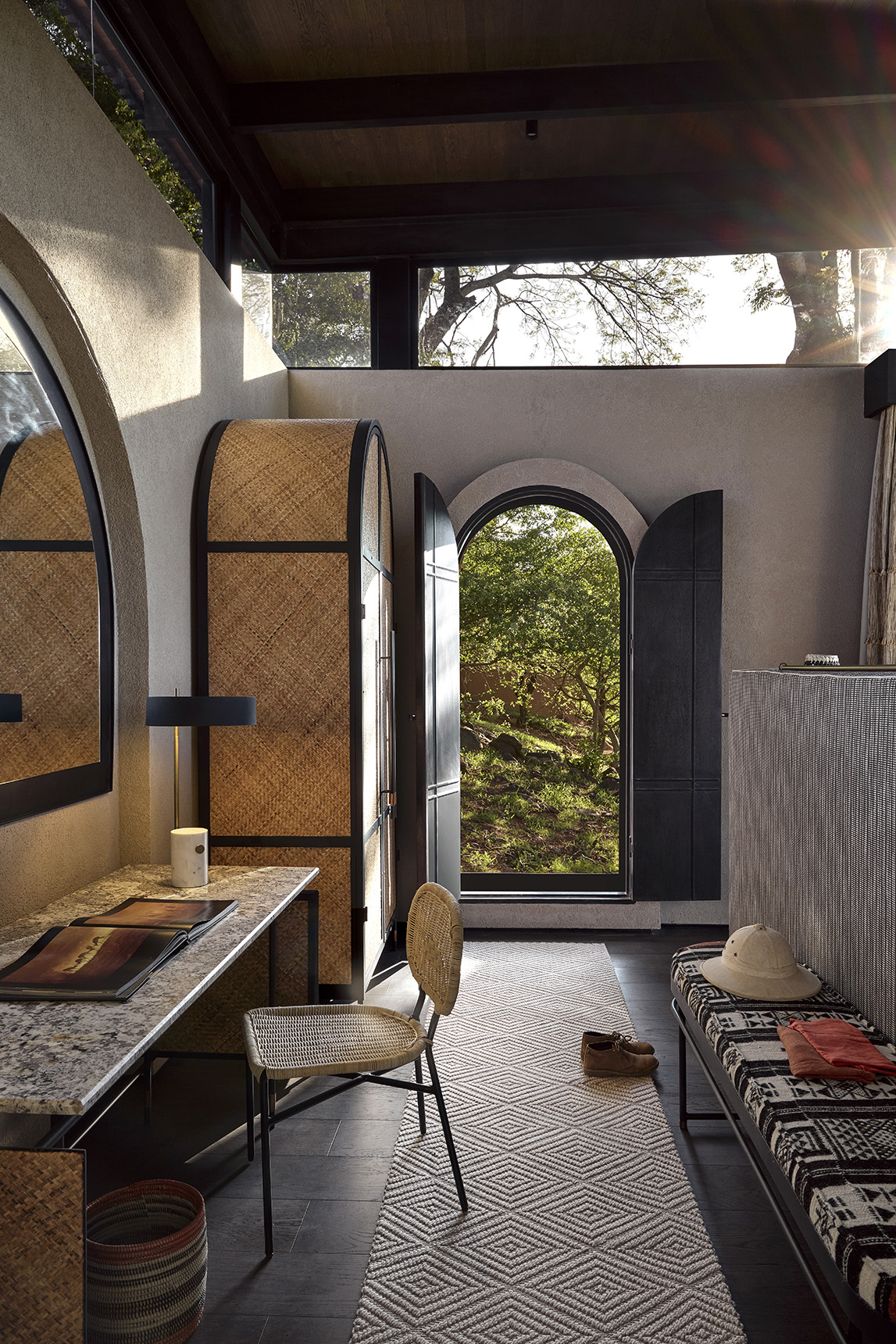 Afirca, Zambia, Chichele Presidential, vanity in a vista suite