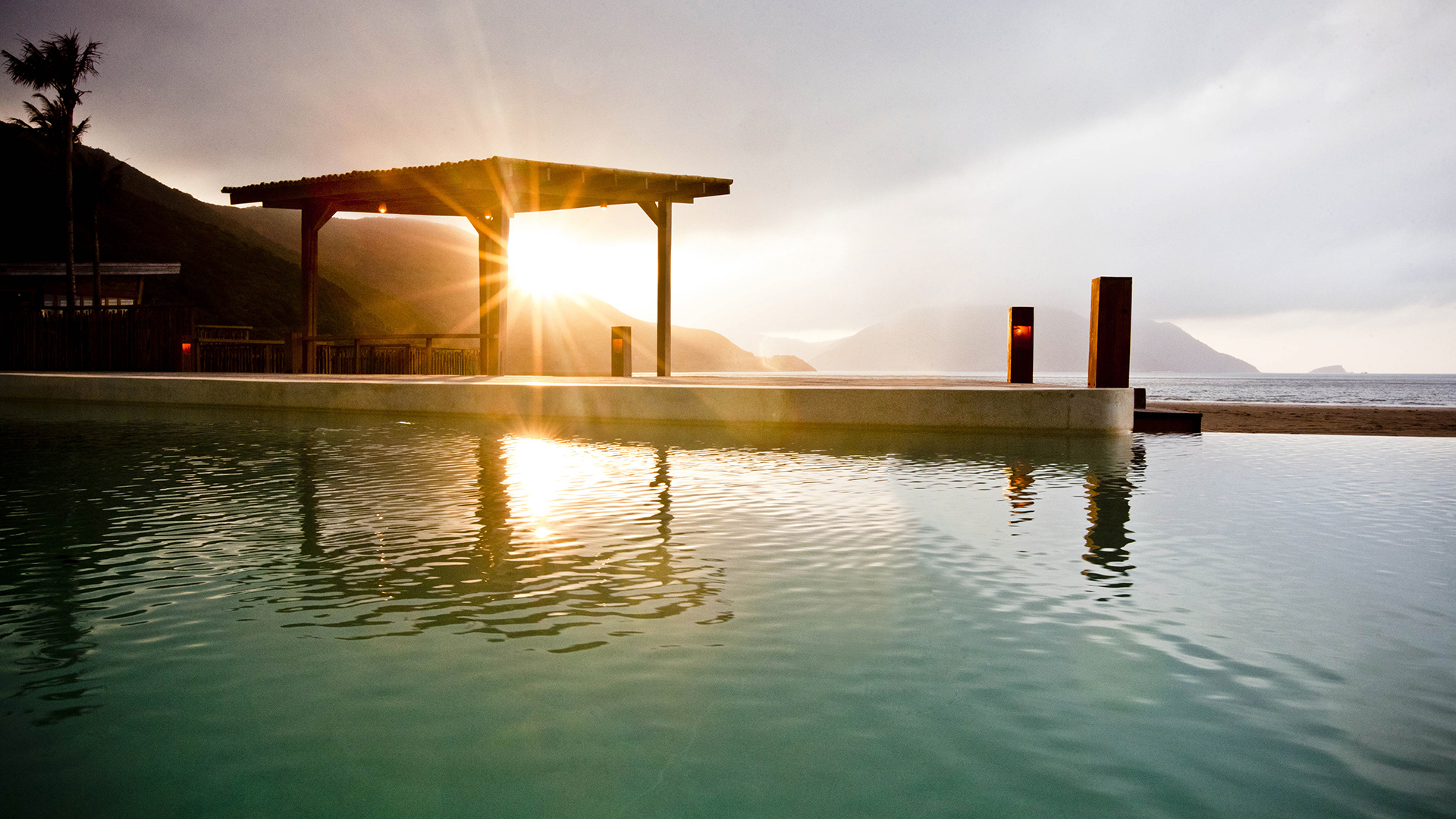Worldwide, Vietnam, Six Senses Can Dao, Main Pool Sunset