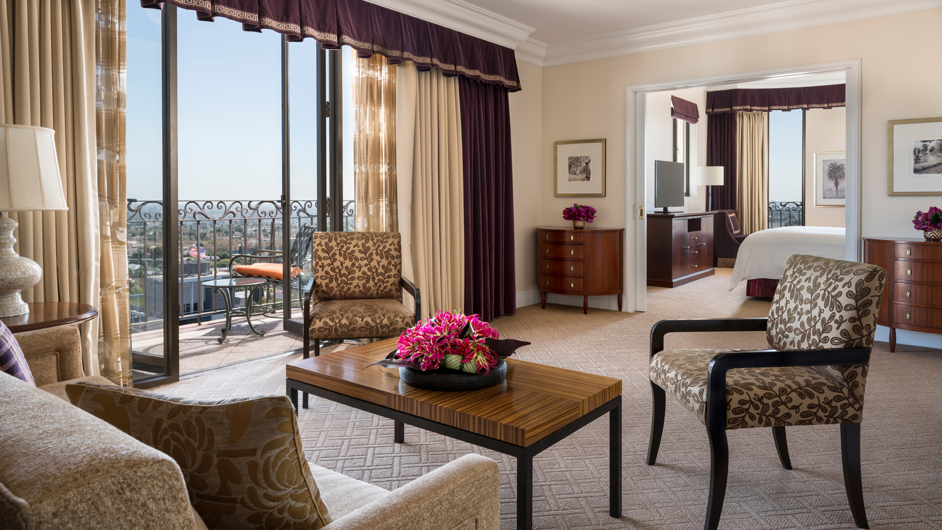  USA, Luxury California Holiday, Beverly Wilshire Hotel, One Bedroom Corner Beverly Suite