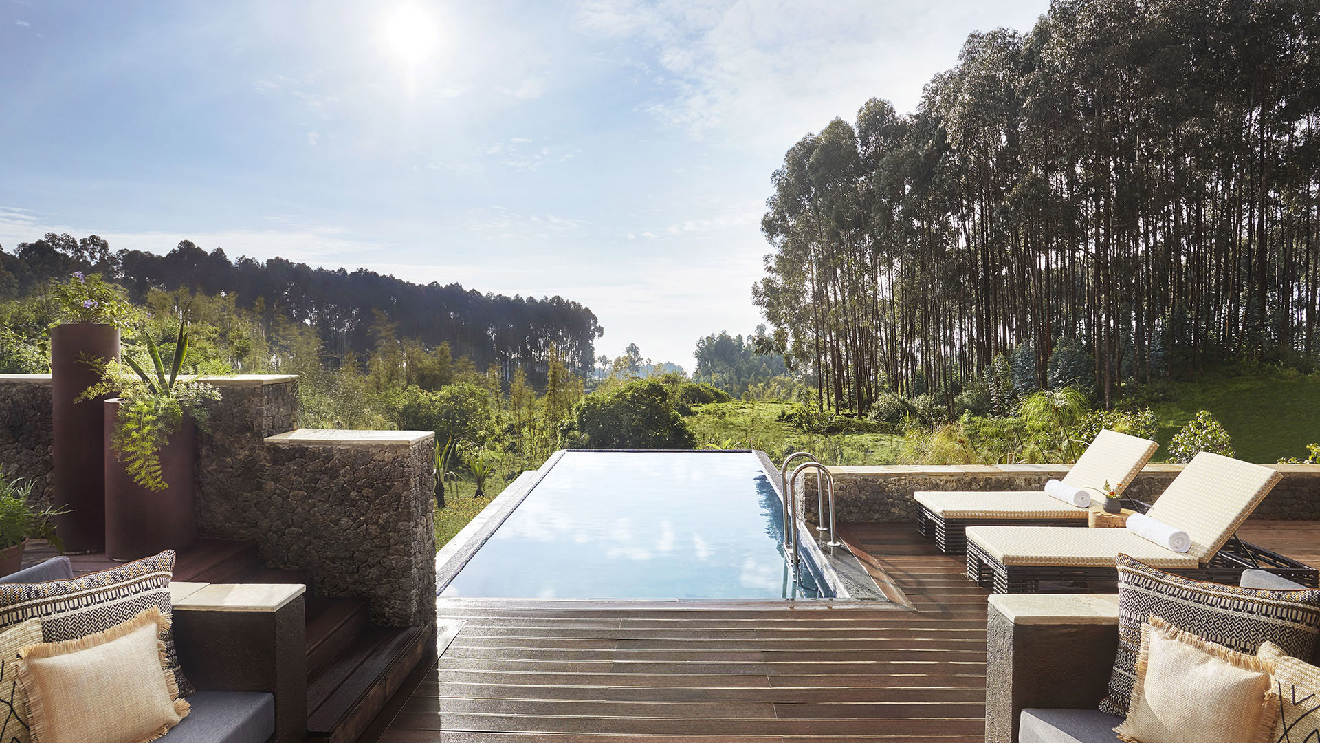  Africa, Rwanda, One&Only Gorilla's Nest, Silverback Suite Pool