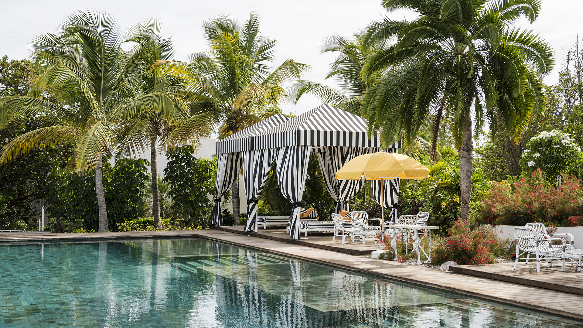 Caribbean, Bermuda & Mexico, Anguilla, Malliouhana, Poolside lounge area