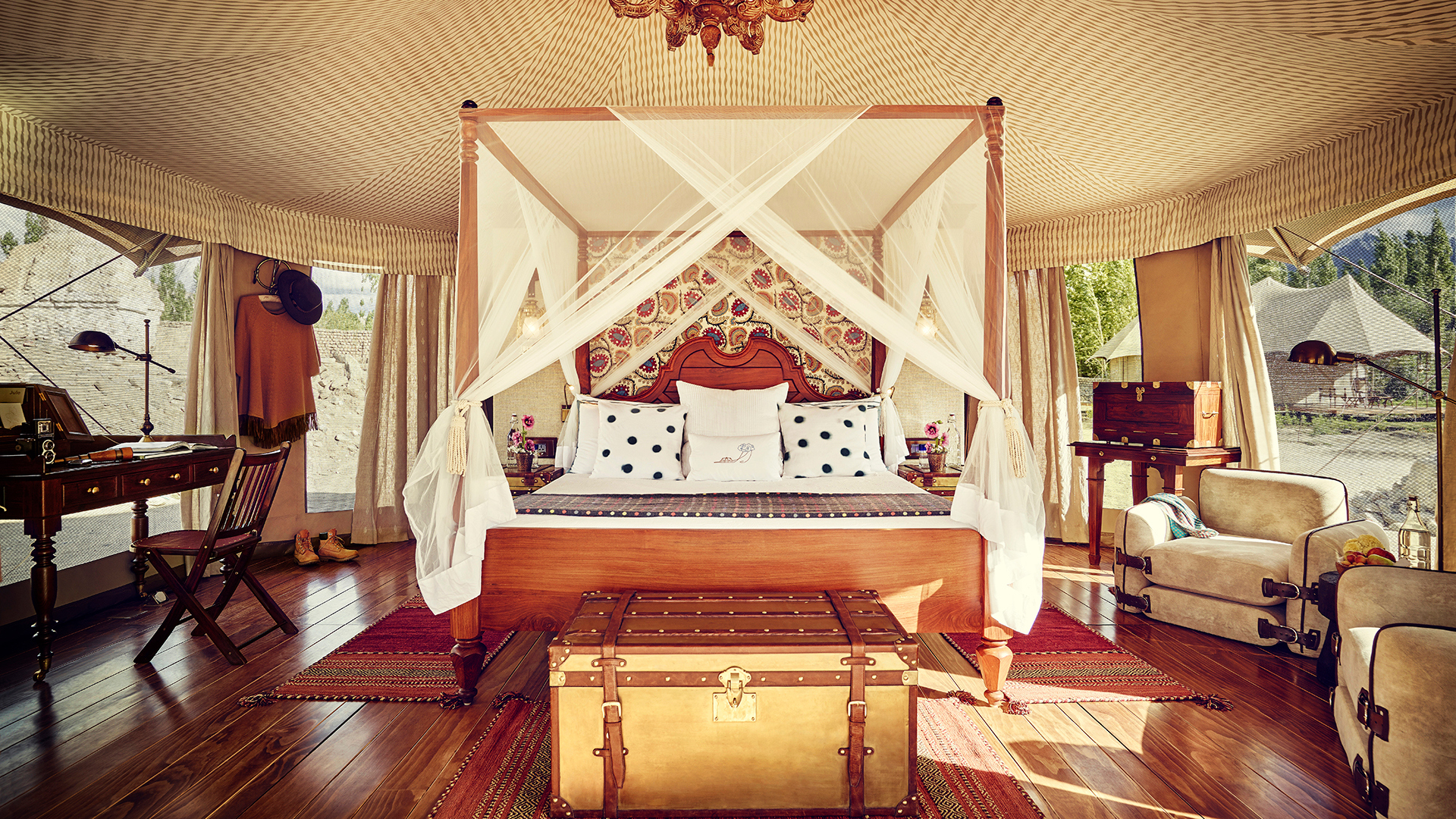 Asia, India, The Ultimate Travelling Camps, Luxury suite tent interior