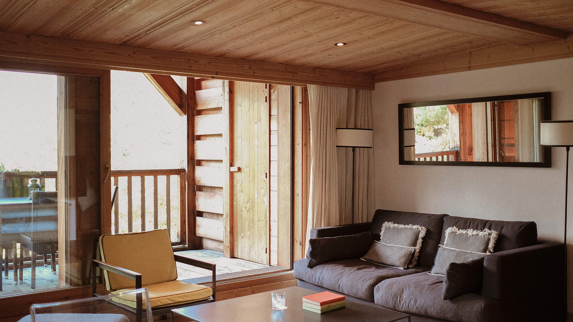 Europe Ski, France, L'Alpaga Hotel, Suite Lounge