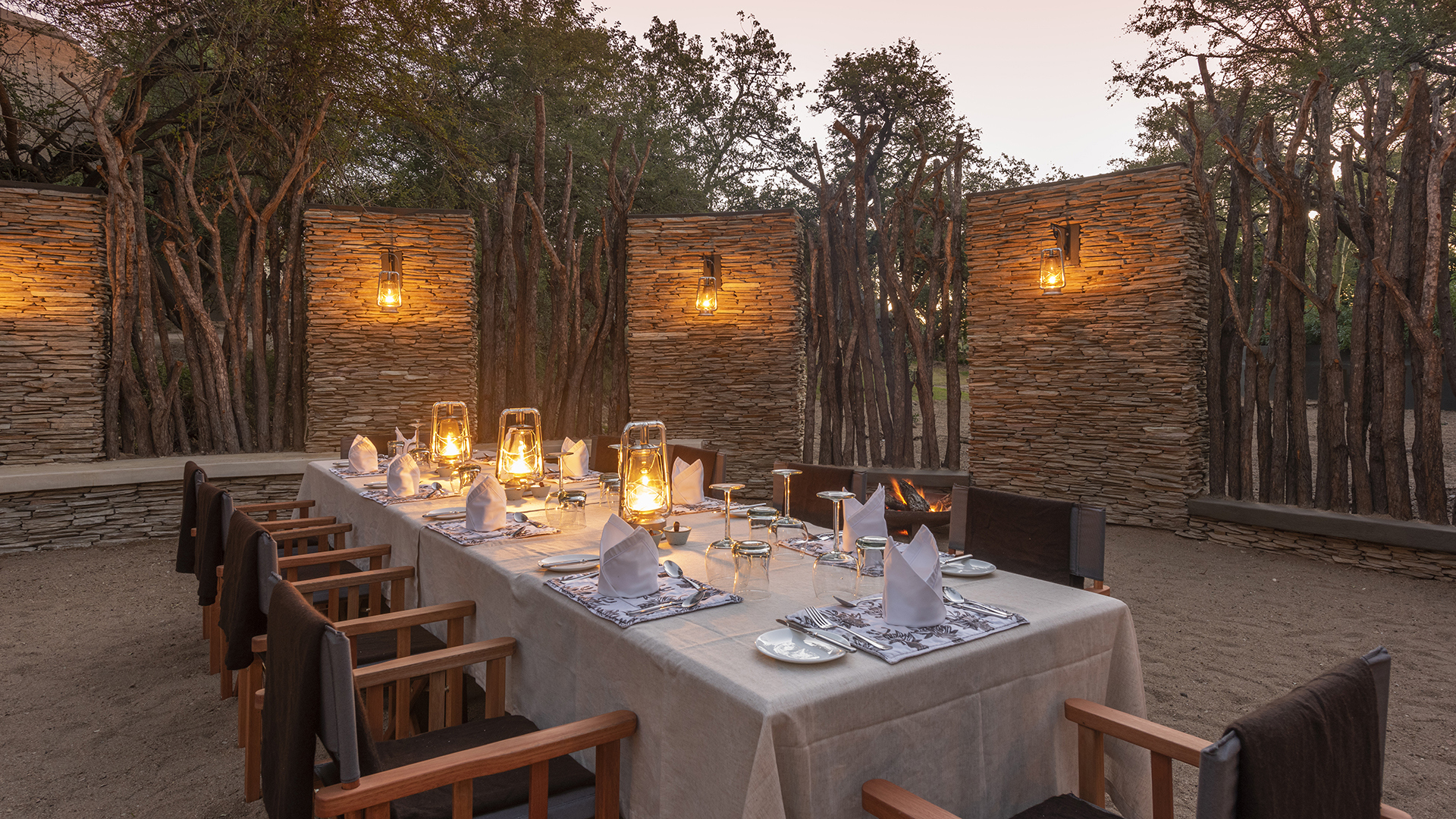  Africa, South Africa, Dulini River Lodge, Dining