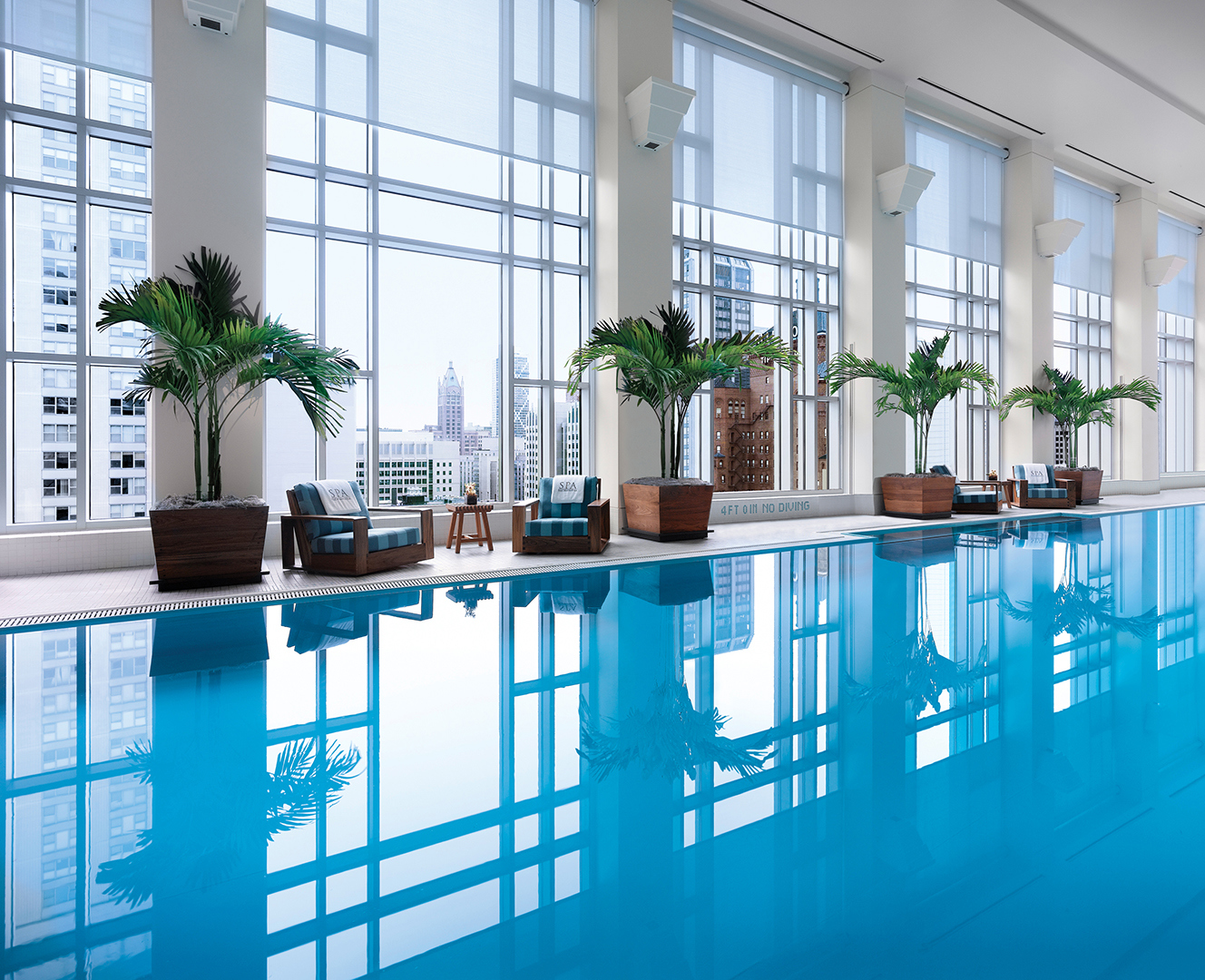 USA, Luxury Chicago Holidays, The Peninsula, Chicago, Spa pool