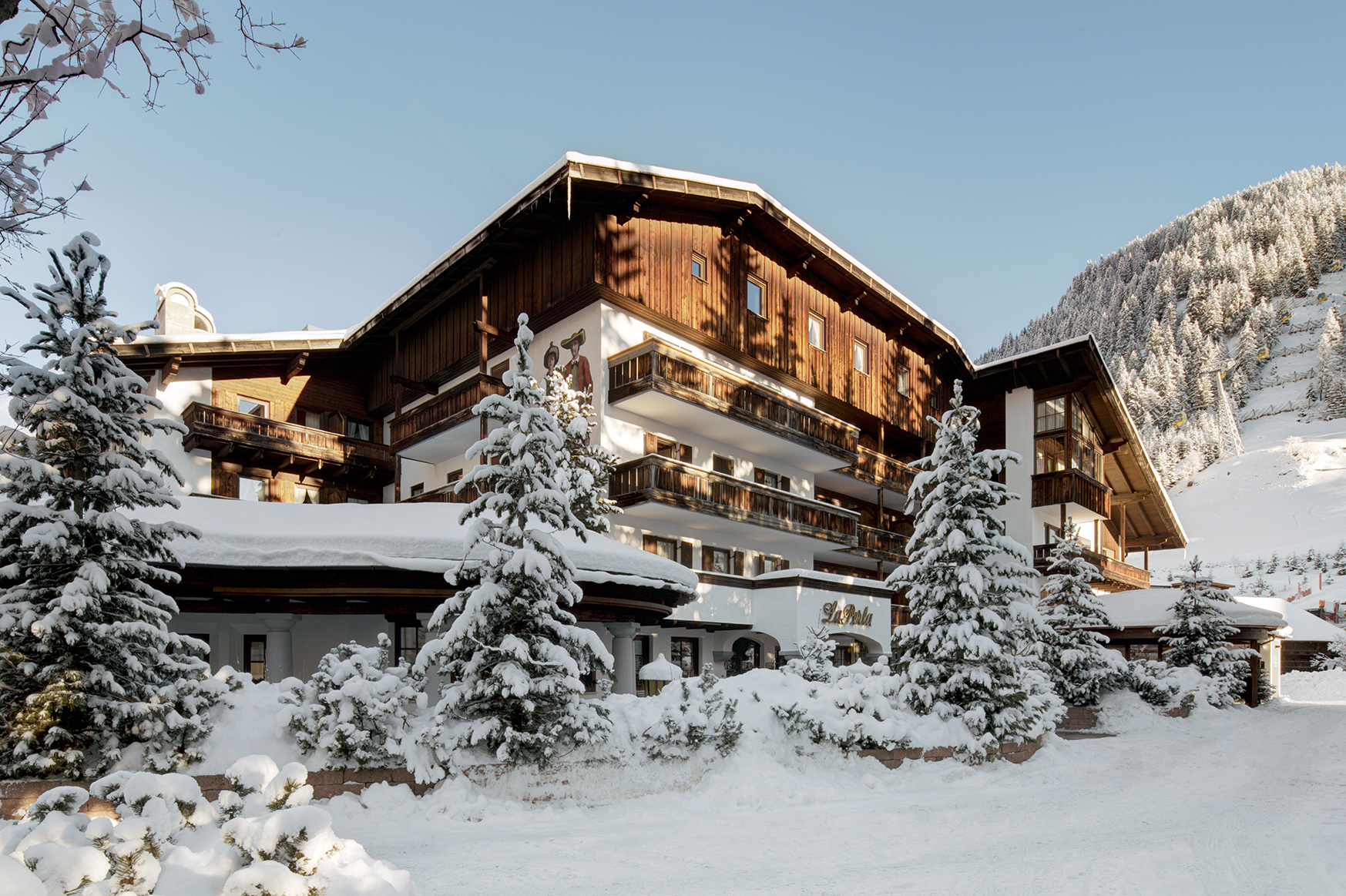 Italy ski holidays, The Dolomites, Hotel La Perla, lodge exterior
