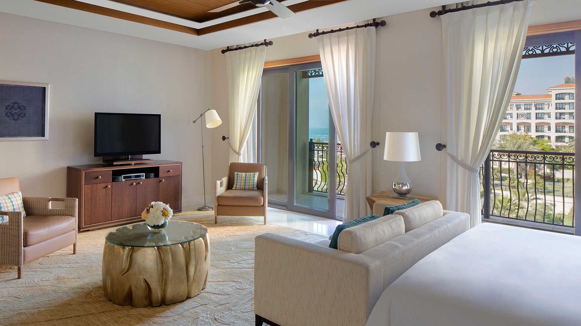 Indian Ocean, Arab Emirates, Abu Dhabi, The St. Regis Saadiyat Island Resort, Suite 