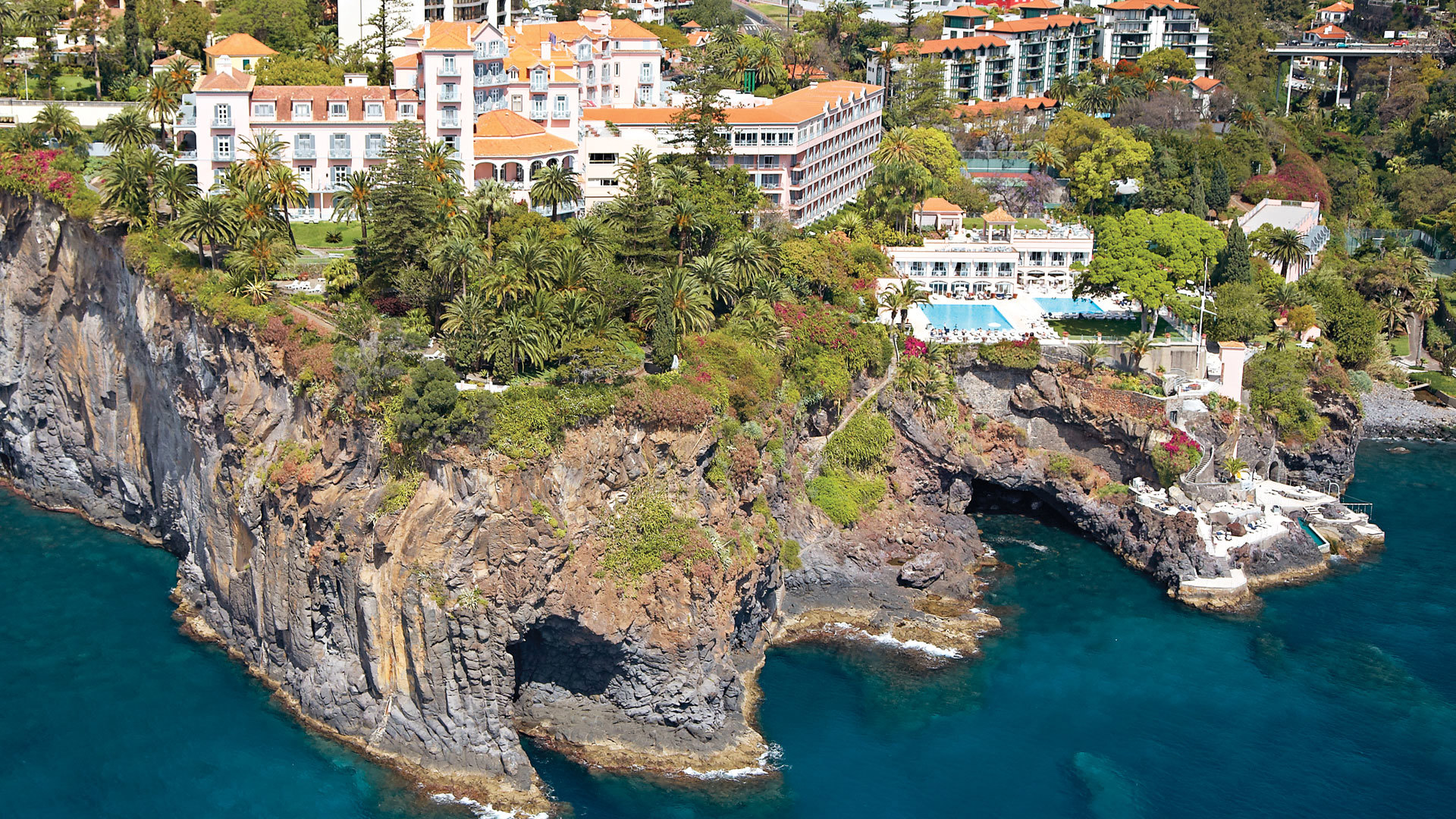 Europe, Portugal, Madeira, Reid's Palace A Belmond Hotel Madeira, Hotel exterior