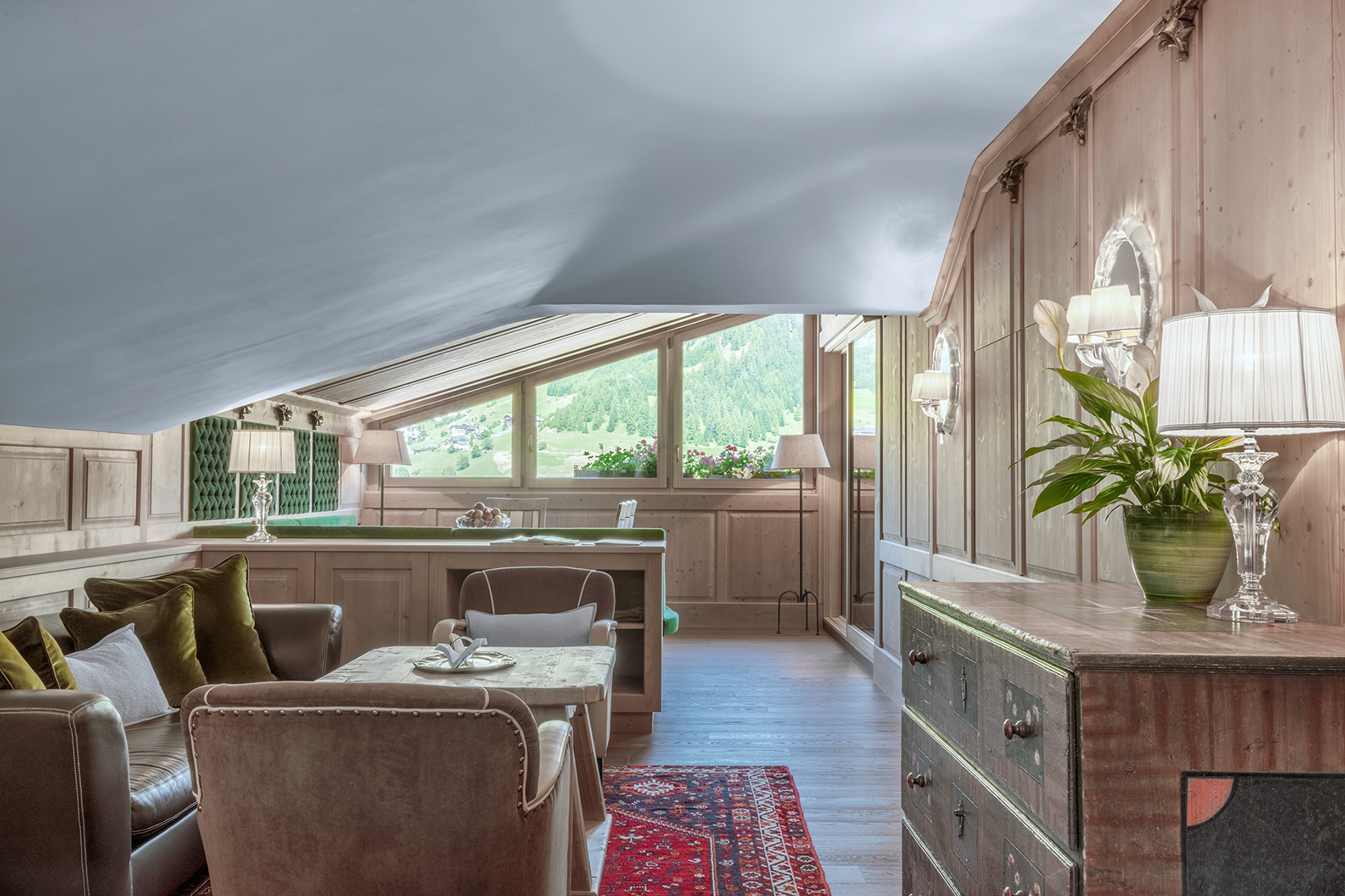 Italy ski holidays, The Dolomites, Hotel La Perla, suite lounge area