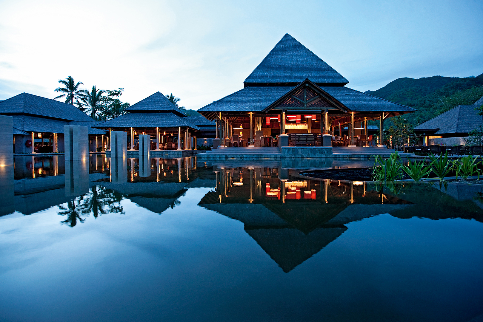 Indian Ocean, Seychelles, Constance Ephelia, Main building