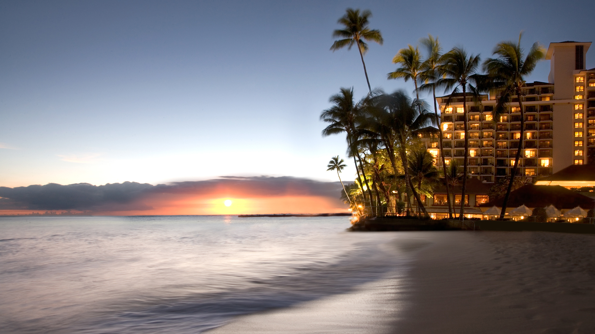 USA, Luxury Hawaii Holidays, Halekulani, Beach view