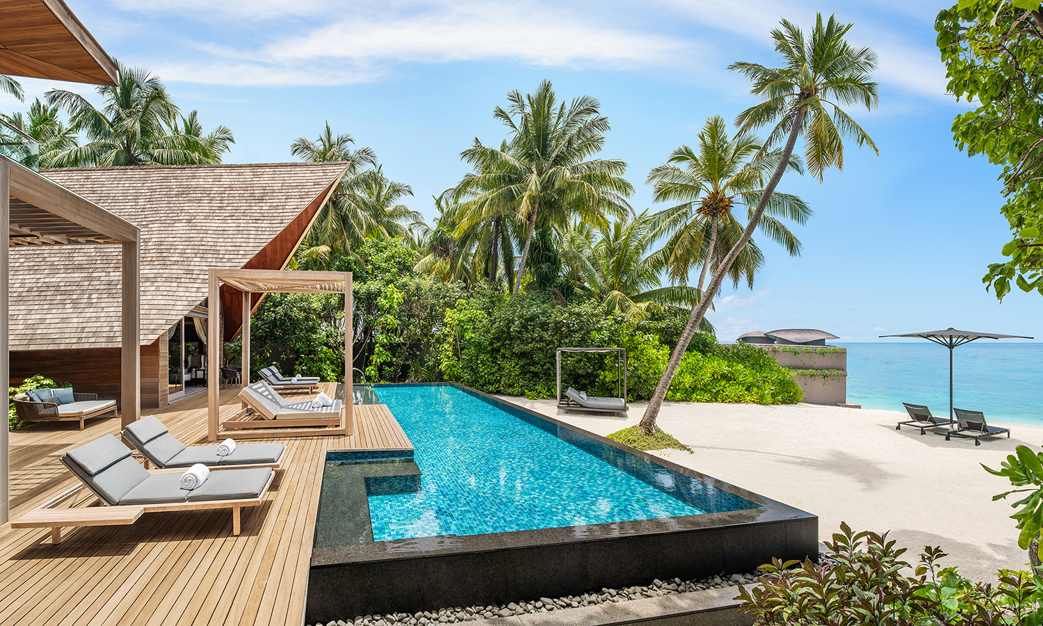 Indian Ocean, Maldives, St Regis Vommuli Resort, Knickerbocker Villa pool