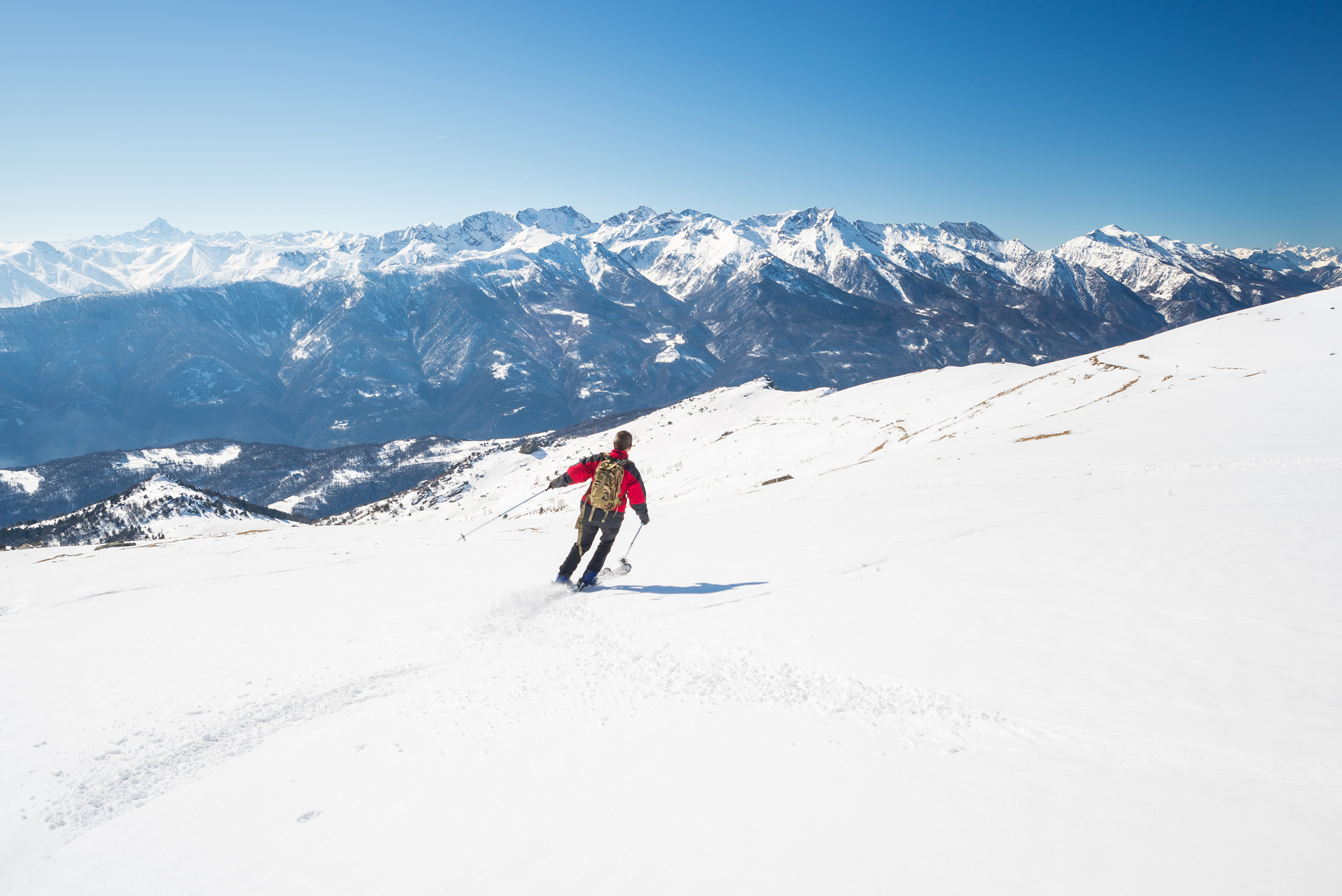 Skiing on the Italian alpine arc