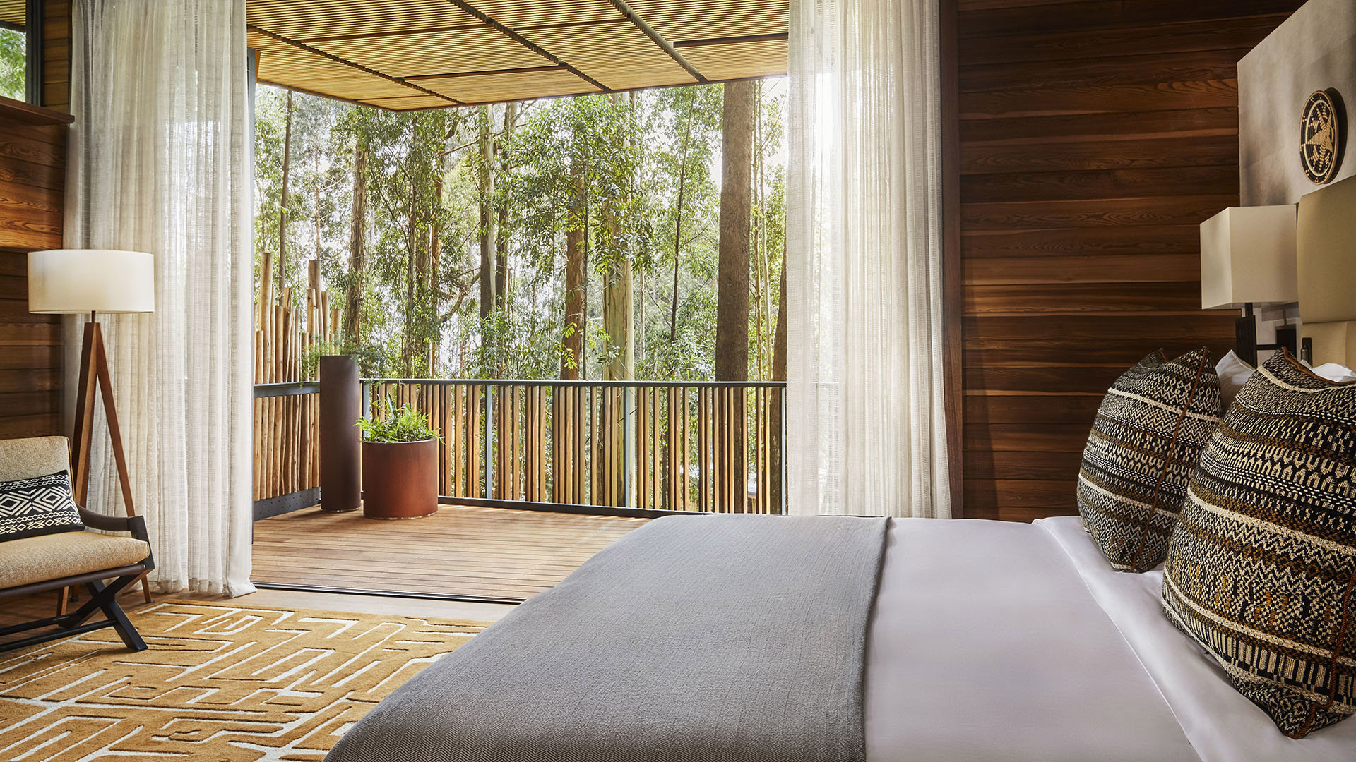  Africa, Rwanda, One&Only Gorilla's Nest, Forest King Bedroom