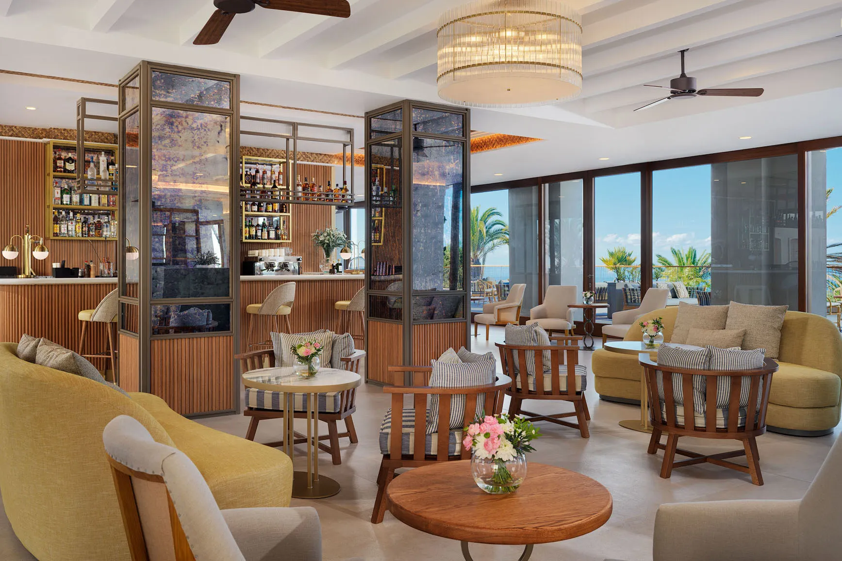 Elegant buffet restaurant at Gran Hotel Taoro in Tenerife with modern décor, warm lighting and stylish dining areas.