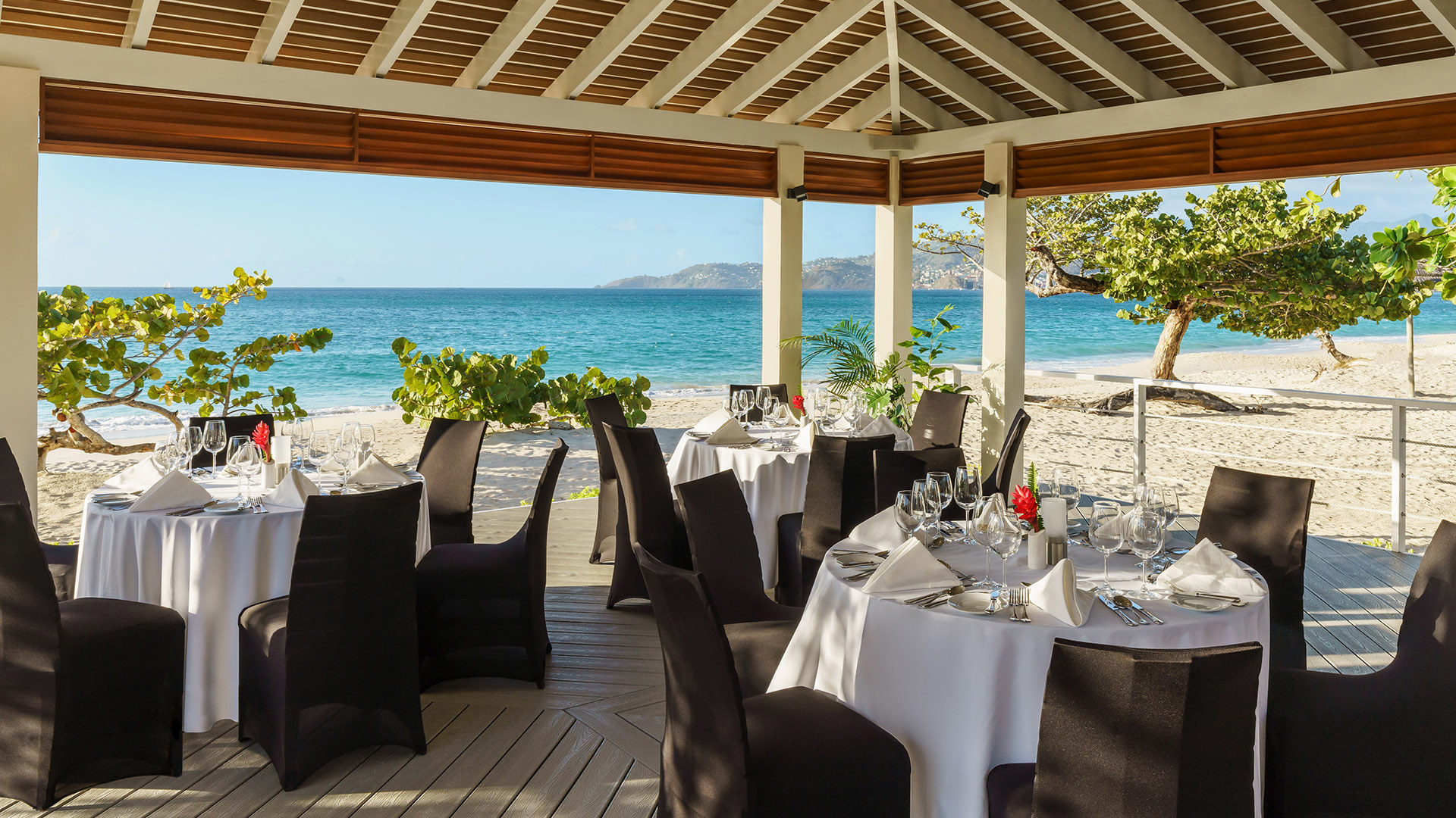Caribbean, Bermuda & Mexico, Grenada, Spice Island Beach Resort, Dining
