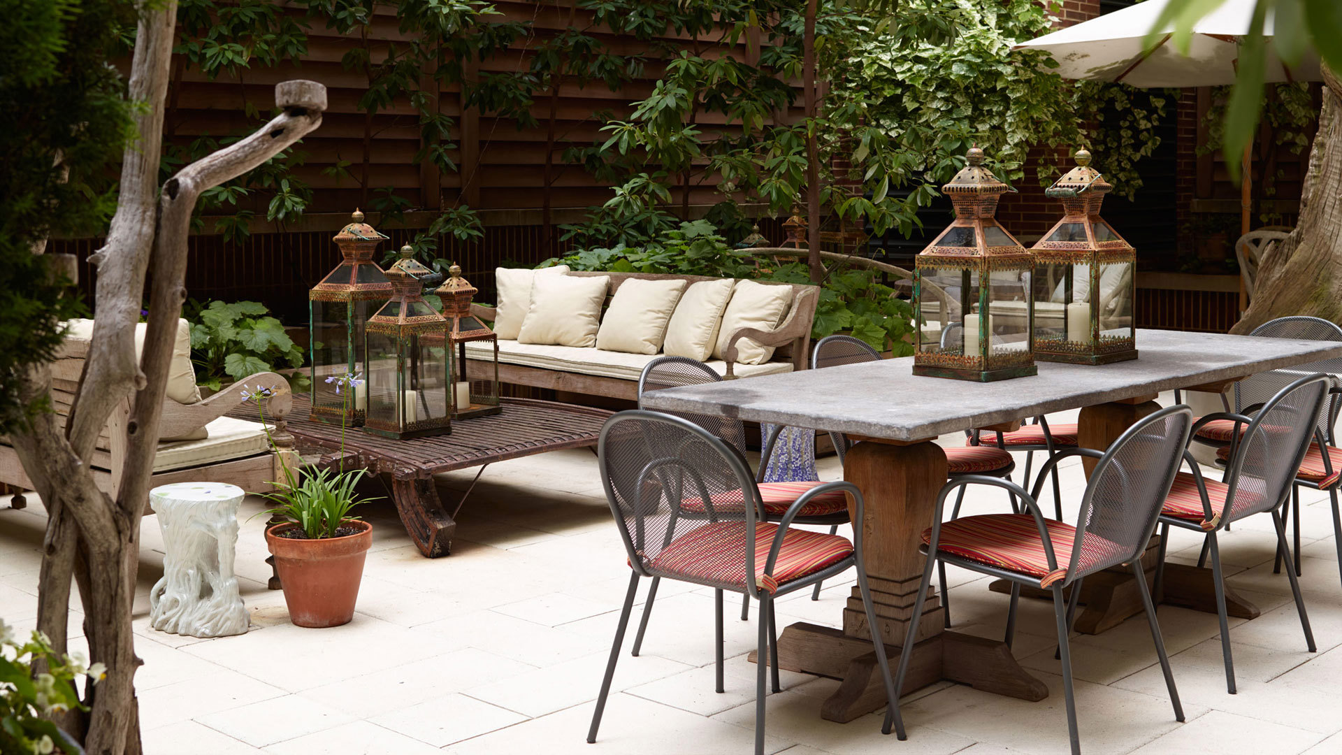  USA, Luxury New York Holidays, Crosby Street Hotel, Sculpture Garden