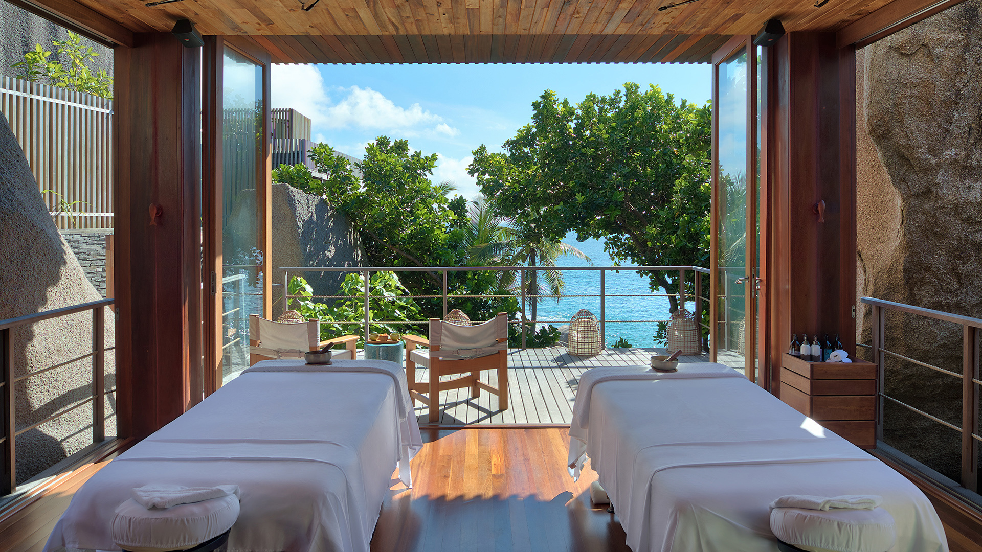 Indian Ocean, Seychelles, Six Senses Zil Pasyon, Spa Treatment Room