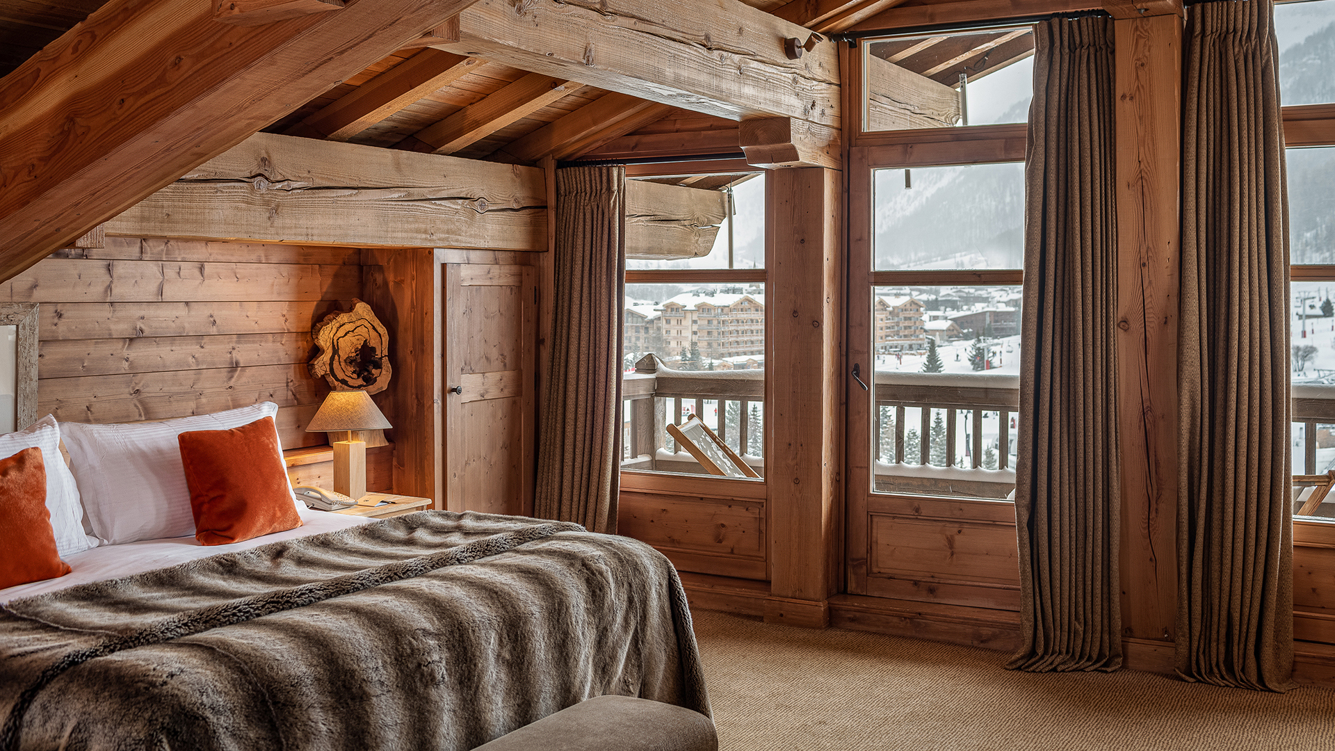 Ski & Snow. France, Val D'Isere, Les Barmes De l'Ours, Junior family suite 5th floor