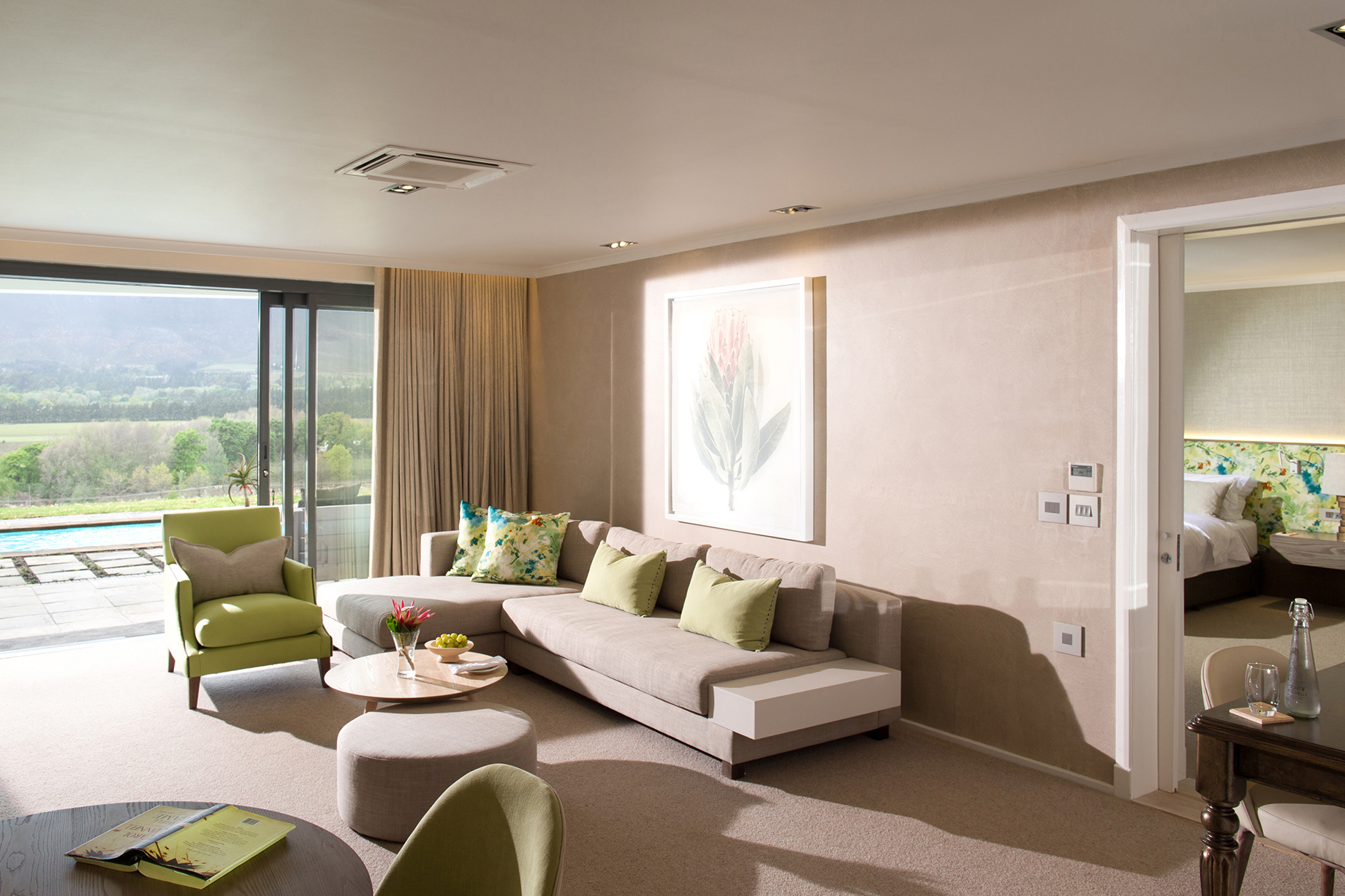  Africa, South Africa, Mont Rochelle, Classique Lounge