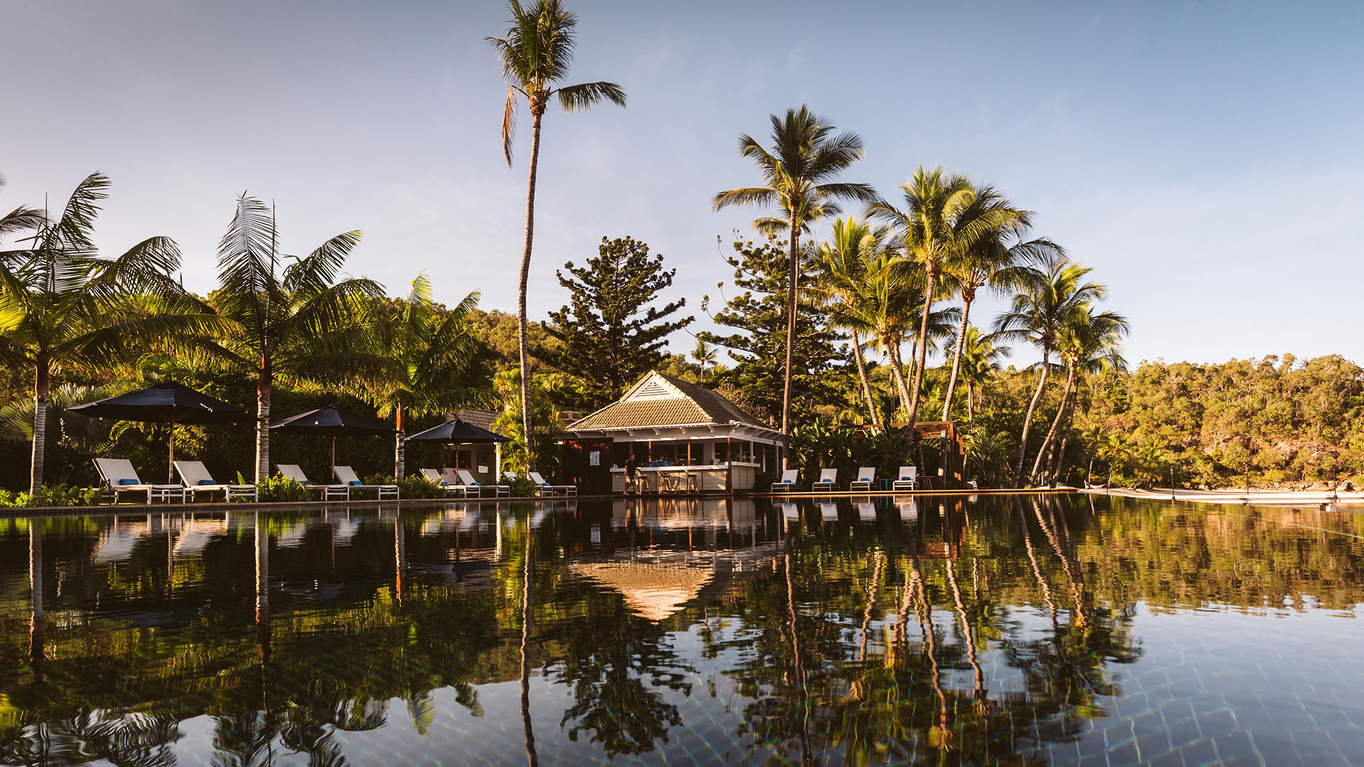  Indian Subcontinent, Far East & Australasia, Australia, Orpheus Island Lodge, Exterior view of lodge