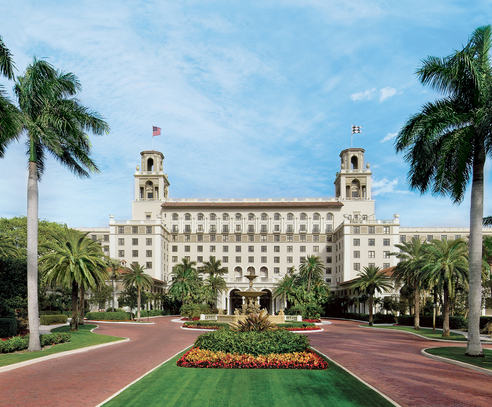 North America, USA & Canada, Florida, The Breakers, main drive, water fountain and hotel facade
