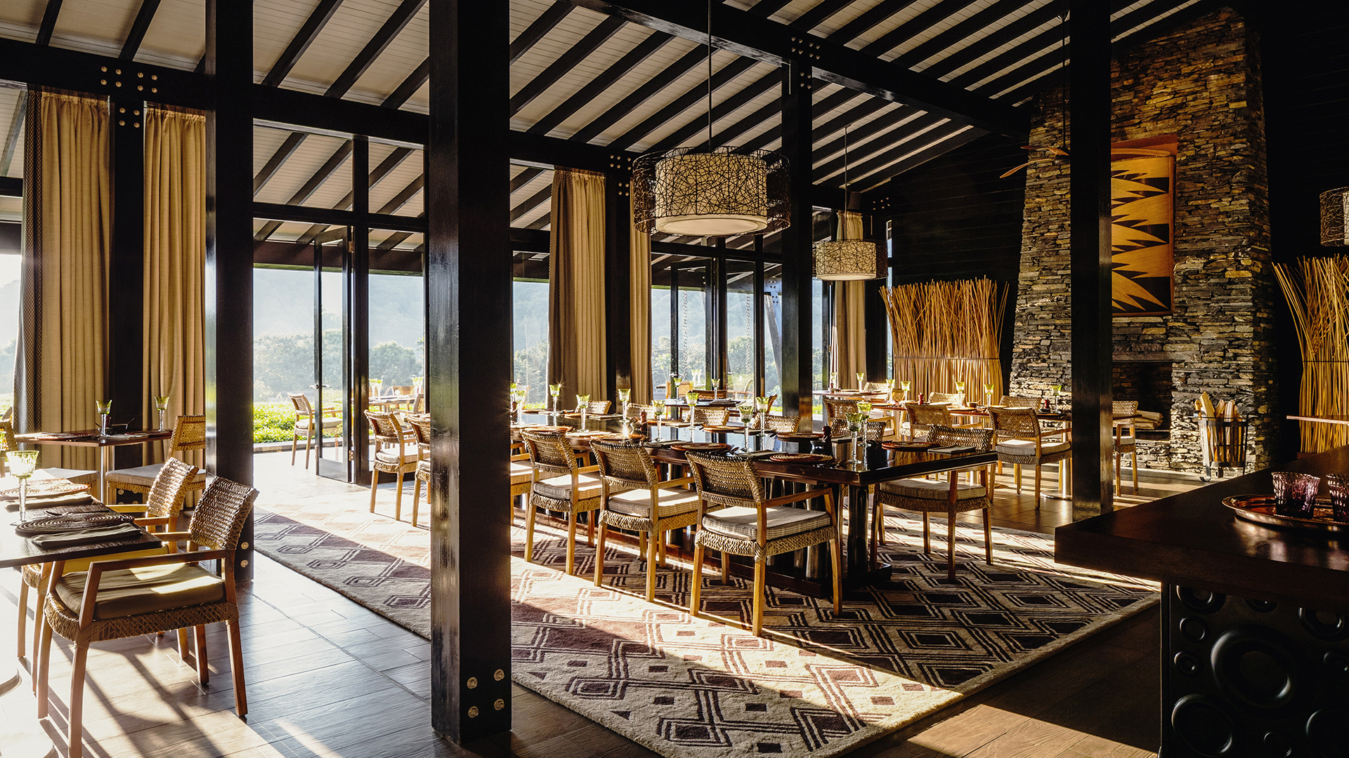  Africa, Rwanda, One&Only Ngyungwe House, Dining Room