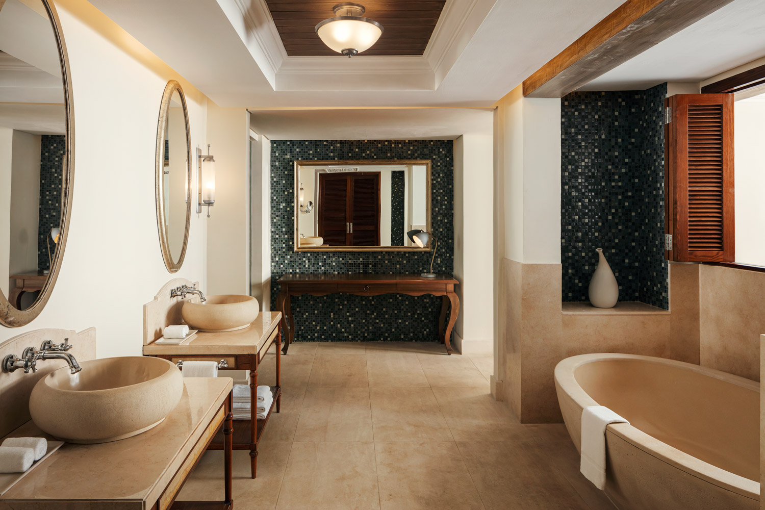 Indian Ocean, Mauritius, The St. Regis Le Morne, bathroom in Le Morne beach access suite
