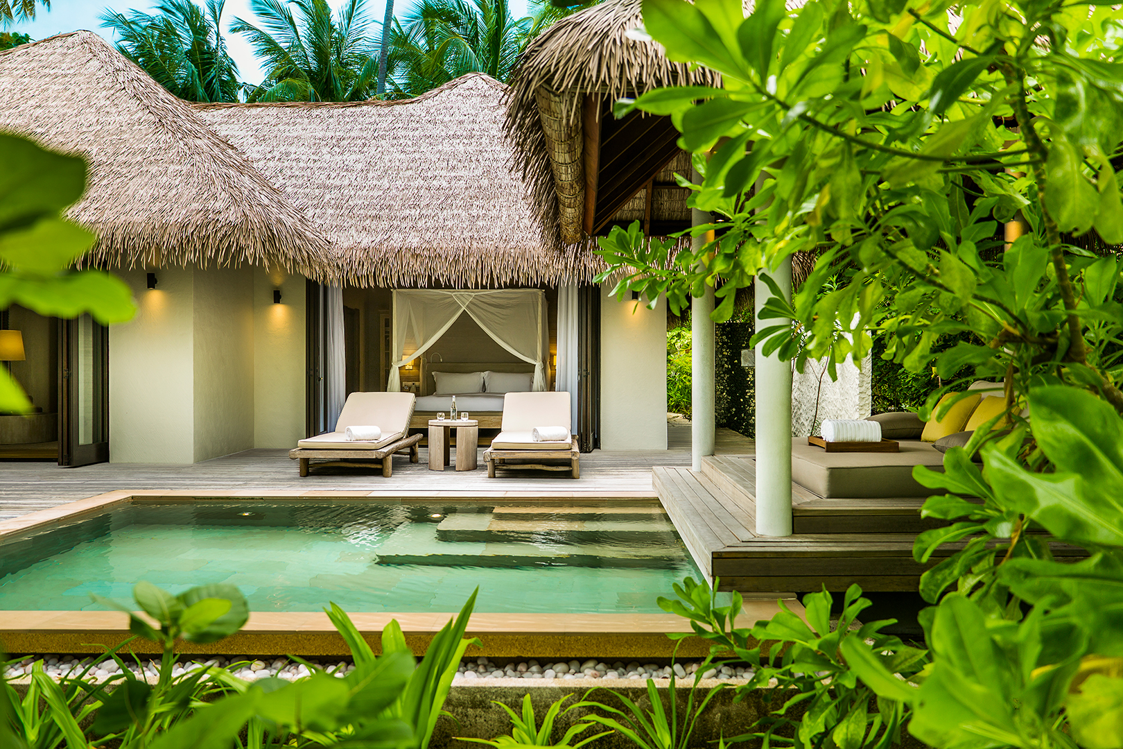 Indian Ocean, Maldives, COMO Maalifushi, Villa pool and loungers