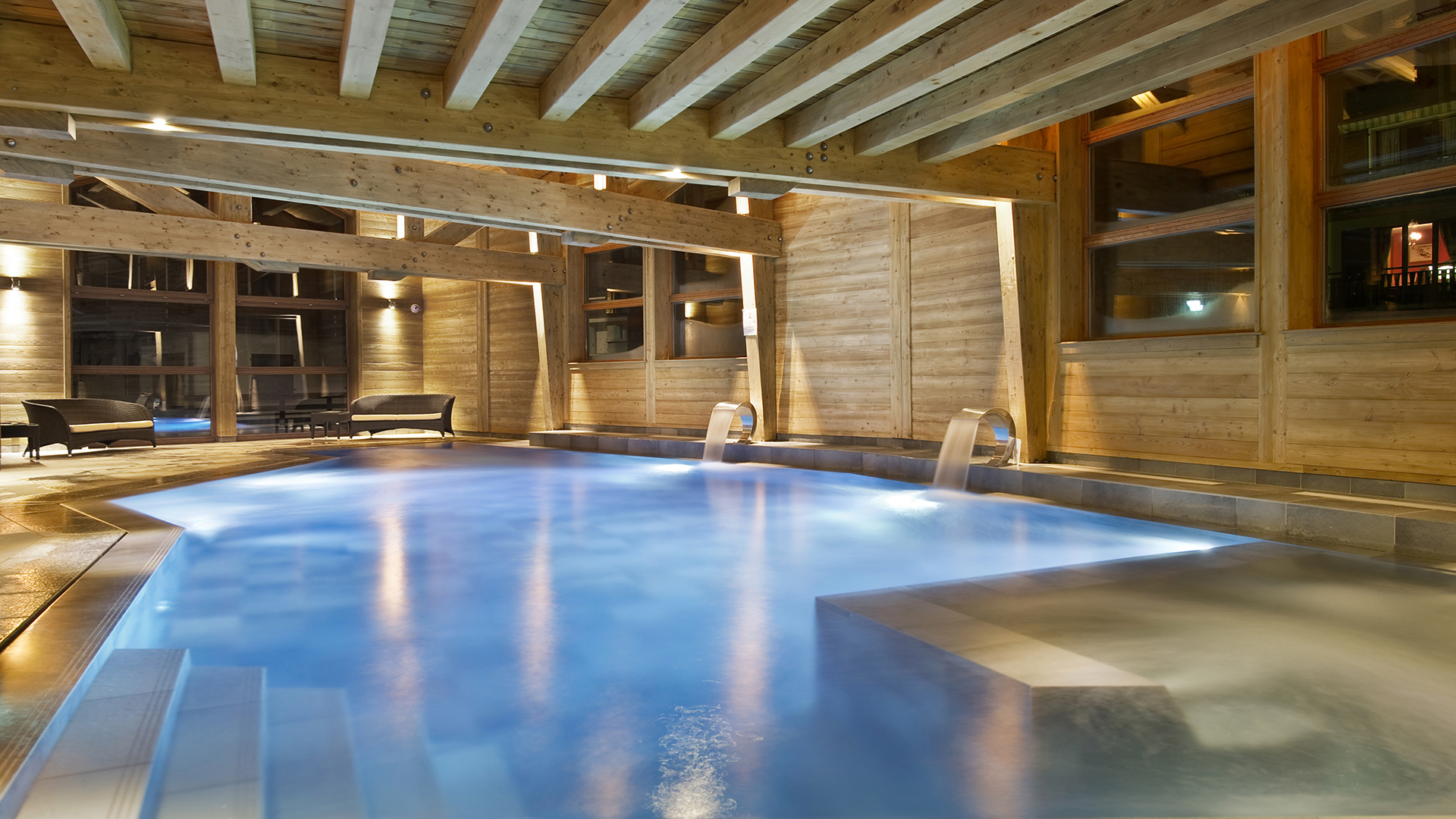 Au Coeur Du Village Suite Chalet, France, swimming pool