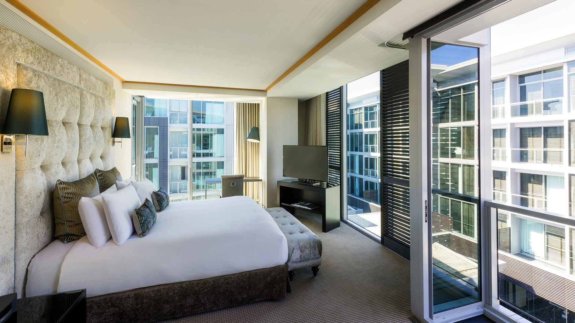  Worldwide, New Zealand, Sofitel Auckland Viaduct Harbour, Junior suite