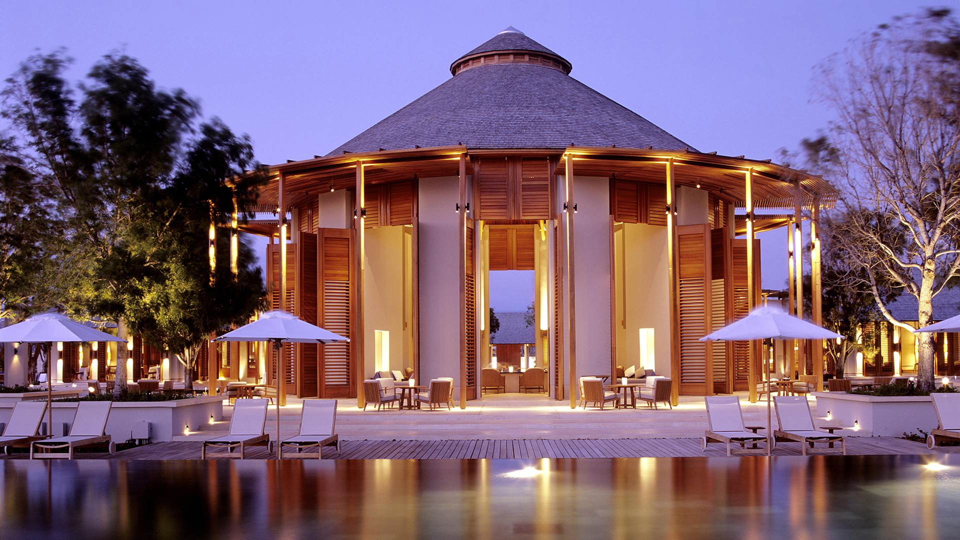 Amanyara in Turks and Caicos, Caribbean, Bar view from the pool