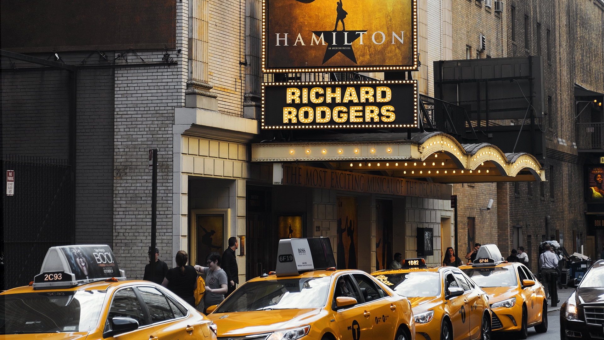 Unbreakable Bonds, Exterior of New York theatre