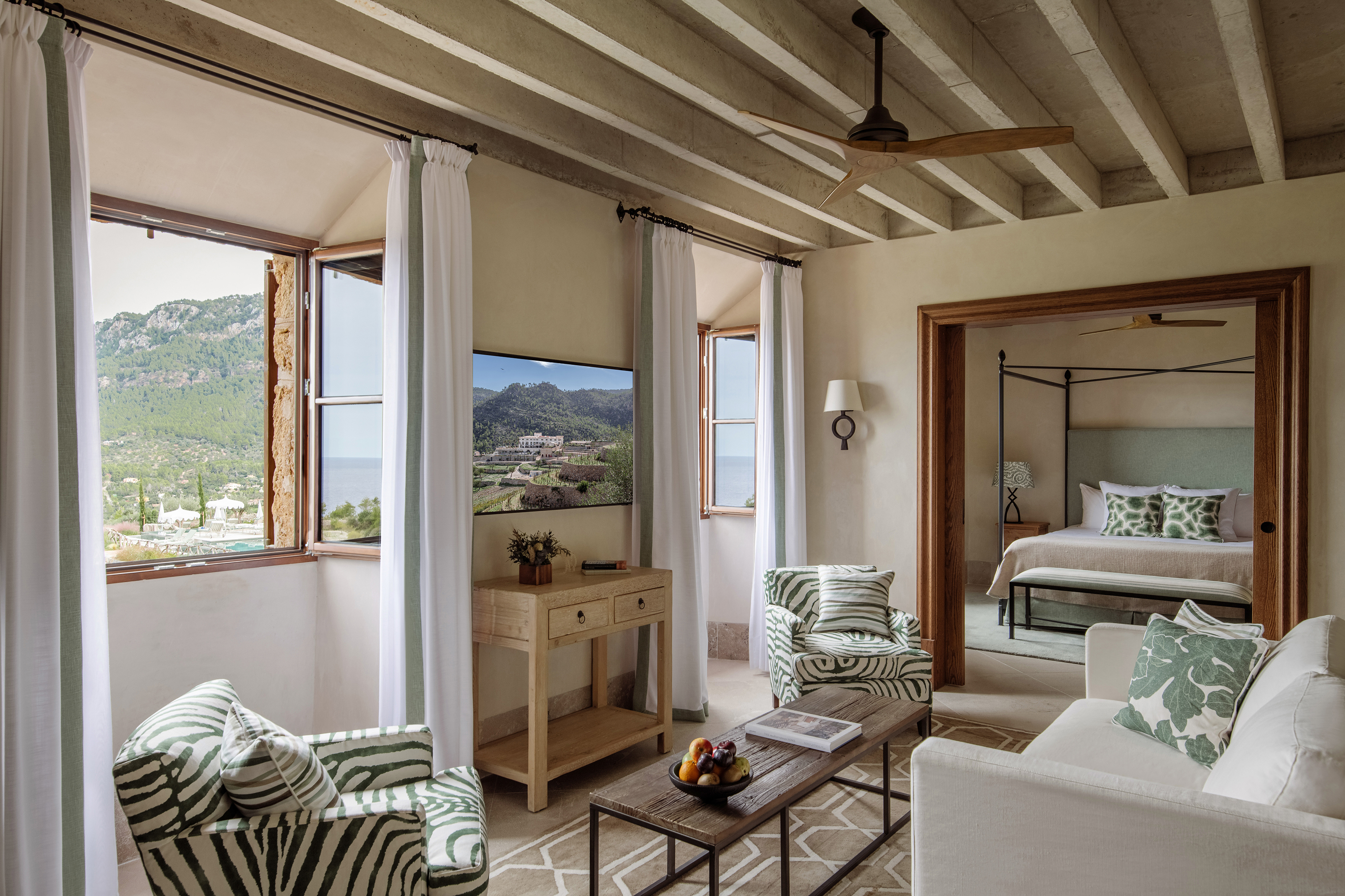 Tafona Suite bedroom and lounge area