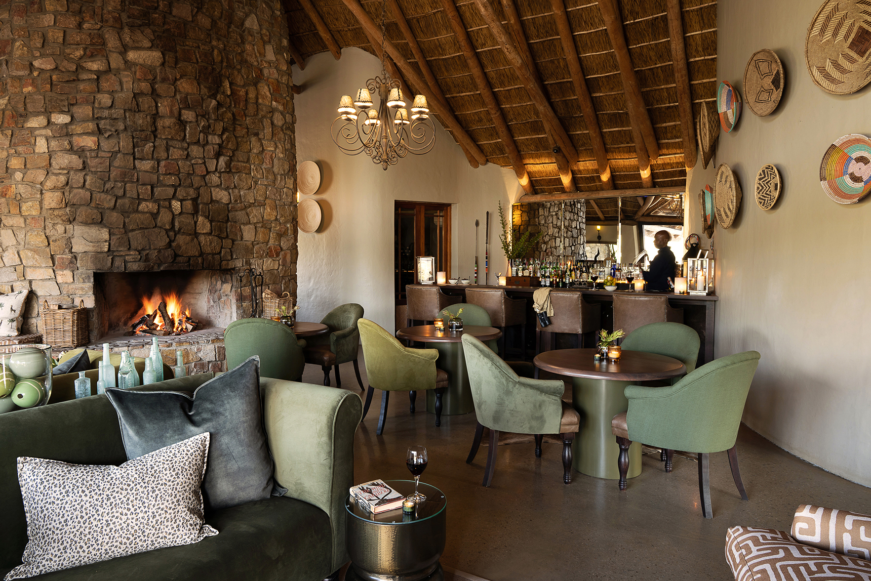 Africa, South Africa, Kwandwe Private Game Reserve, Great Fish River Lodge, dining area