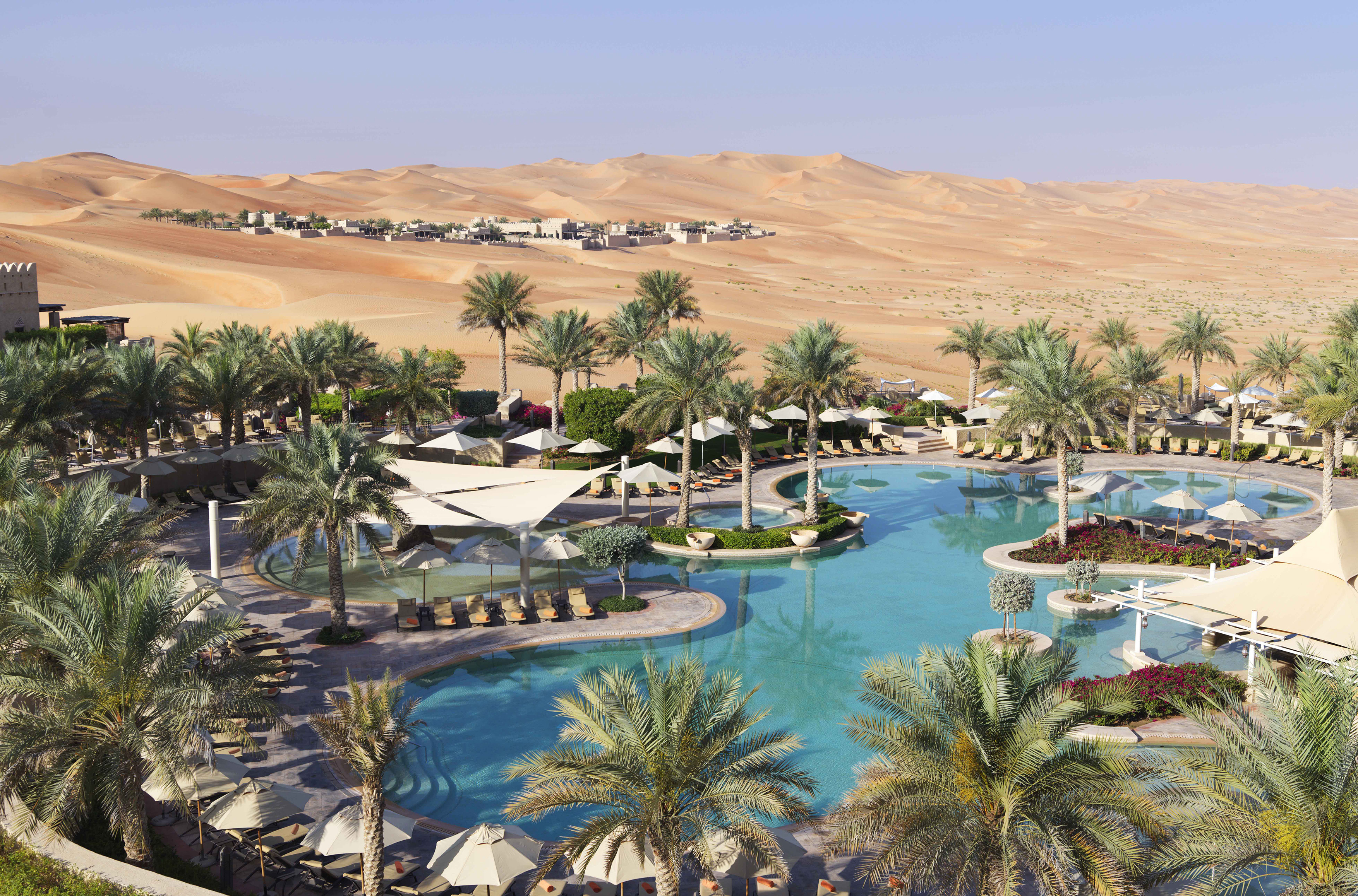Indian Ocean, Abu Dhabi, Anantara Qasr al Sarab, Gahdeer Poolside Bar 