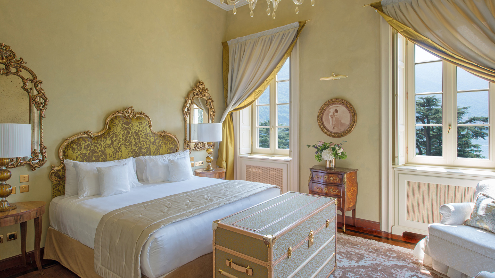  Europe, Italy, Como, Passalacqua, Room in the Villa with lake view