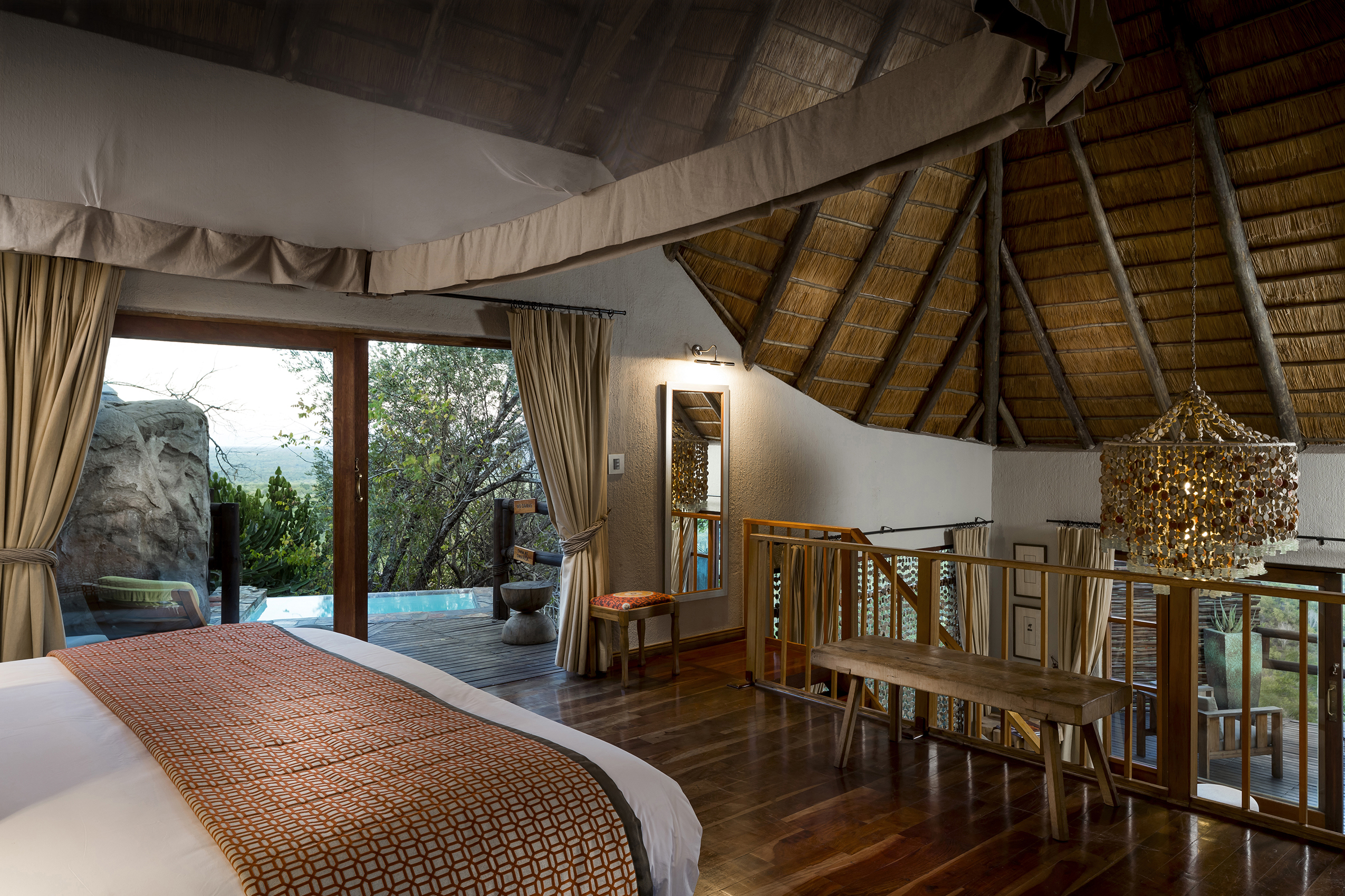  Africa, South Africa, Ulusaba Rock Lodge, Master Suite