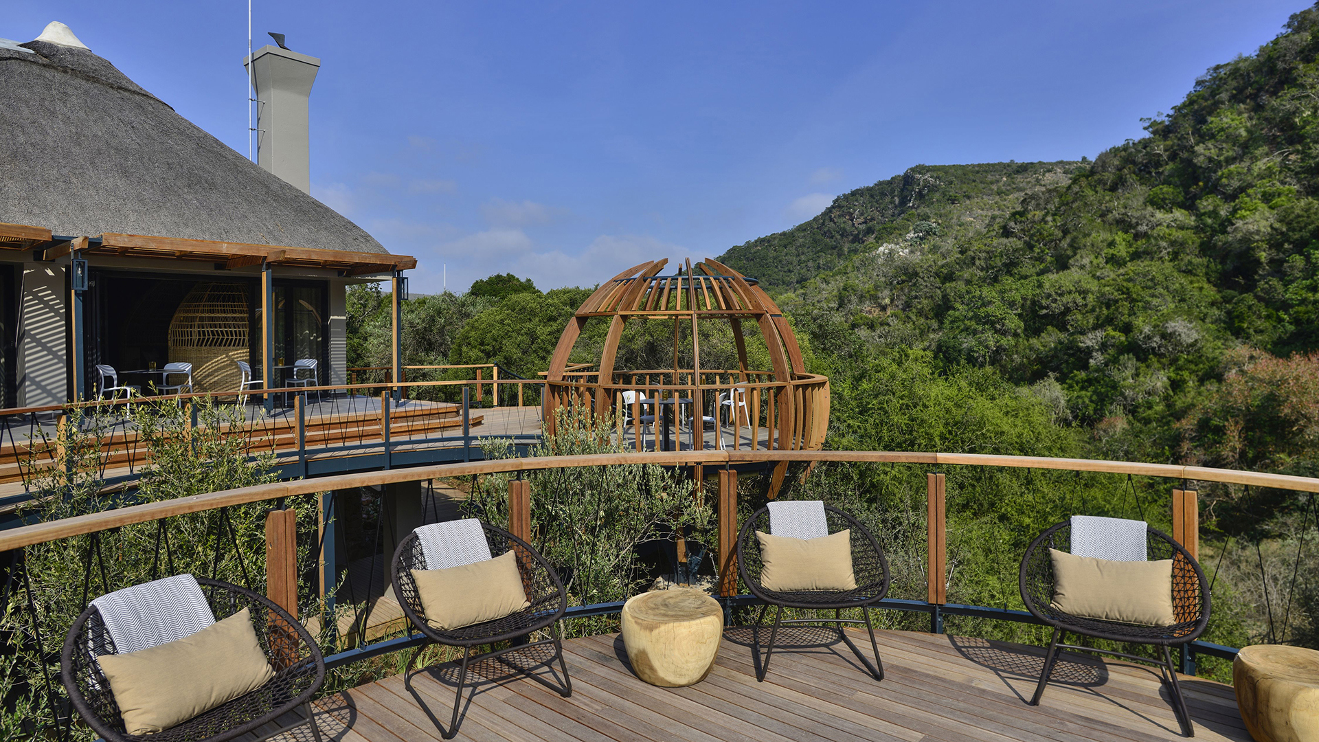  Africa, South Africa, Eagles Crag at Shamwari Private Game Reserve, Fire-pit deck
