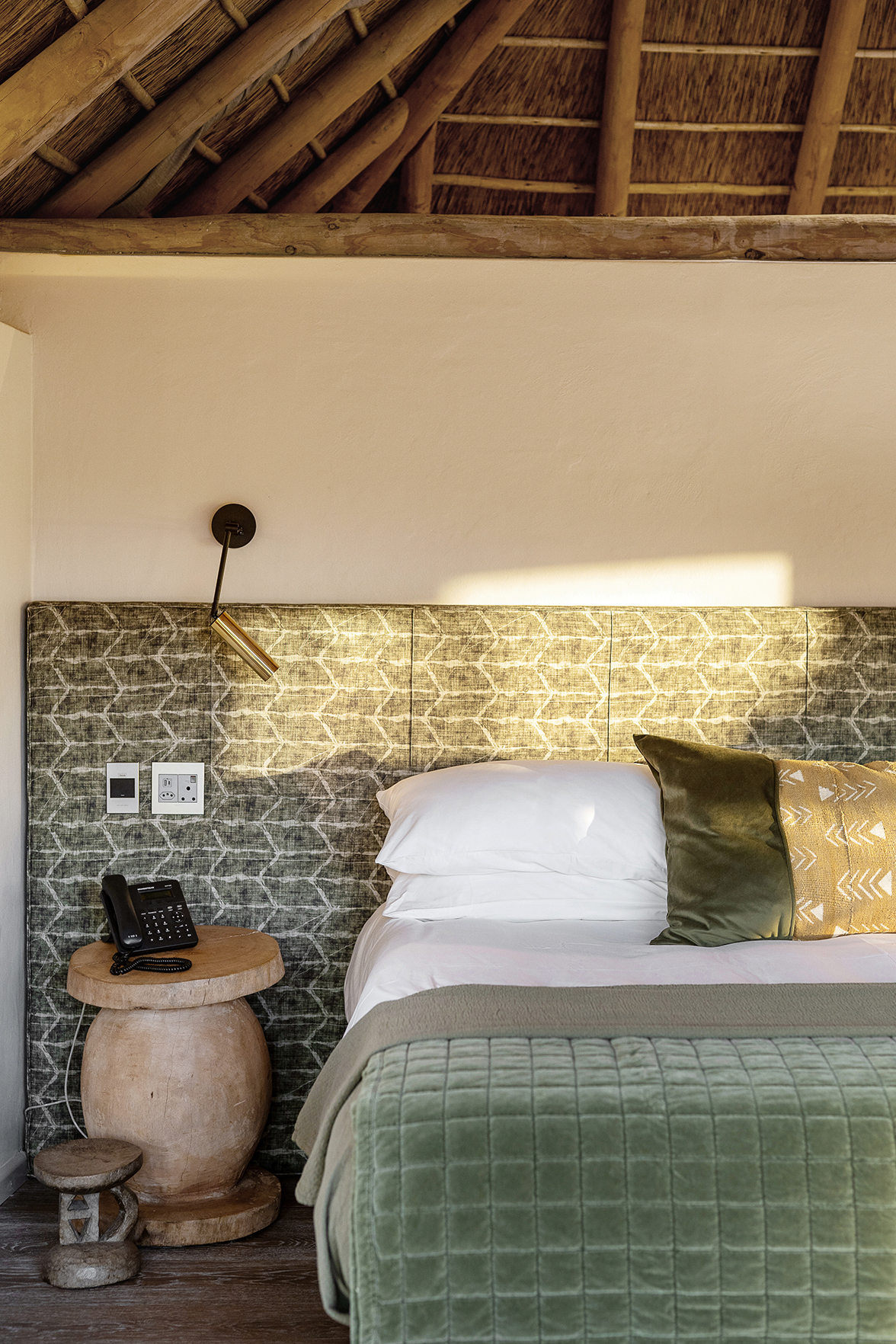 Africa, South Africa, Kwandwe Private Game Reserve, Great Fish River Lodge, bed close up