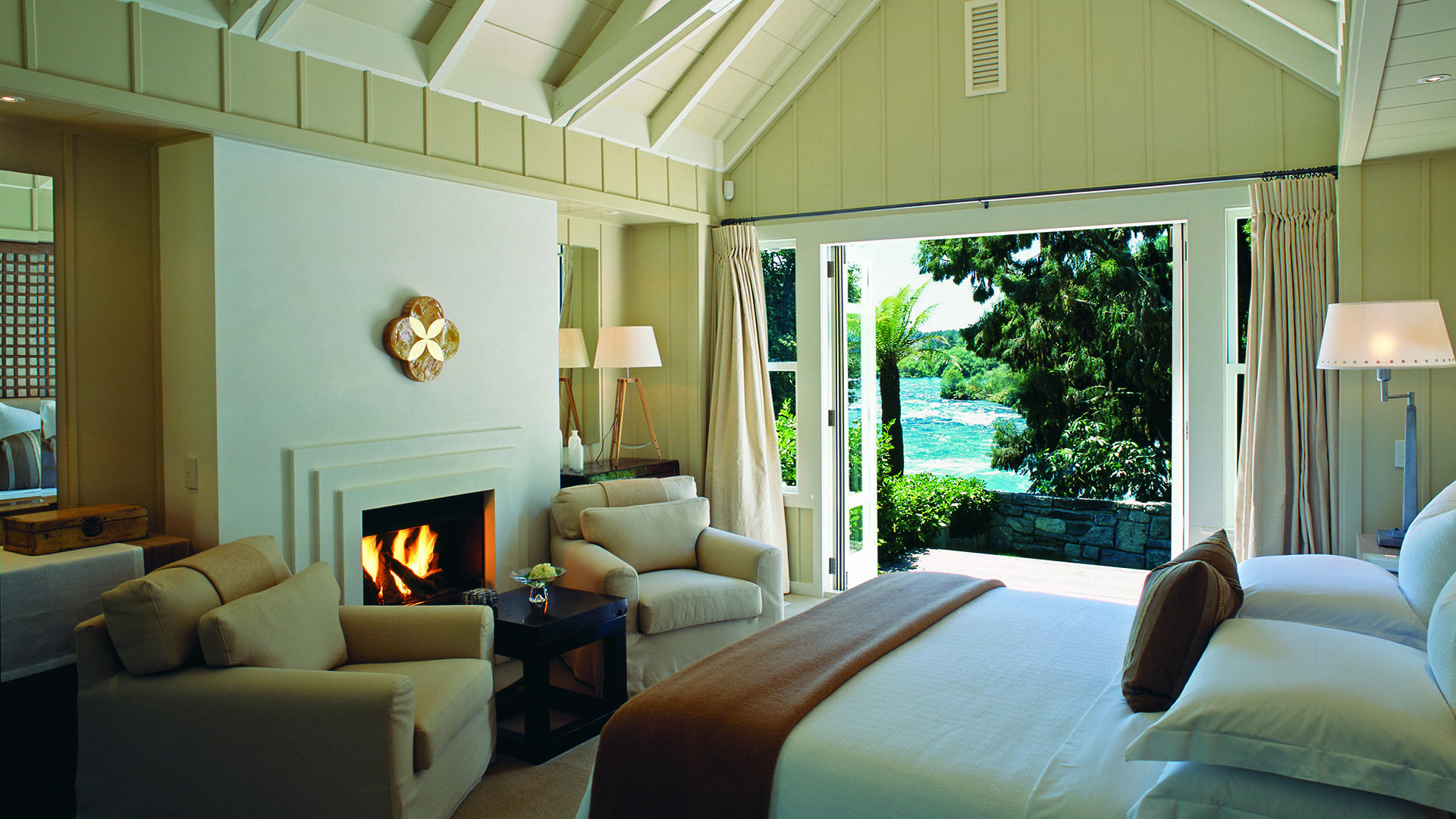  Worldwide, New Zealand, Huka Lodge, Guest suite with river views