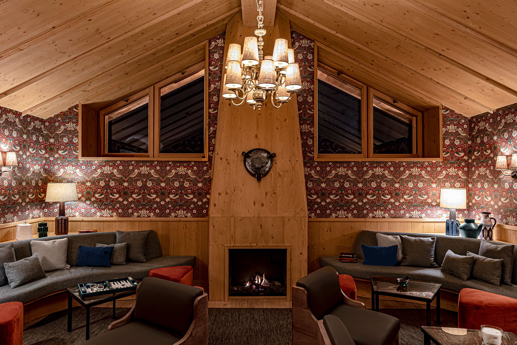 Ski & Snow, France, The Three Valleys, Meribel, Le Cou Cou, Fumoir fondue restaurant 