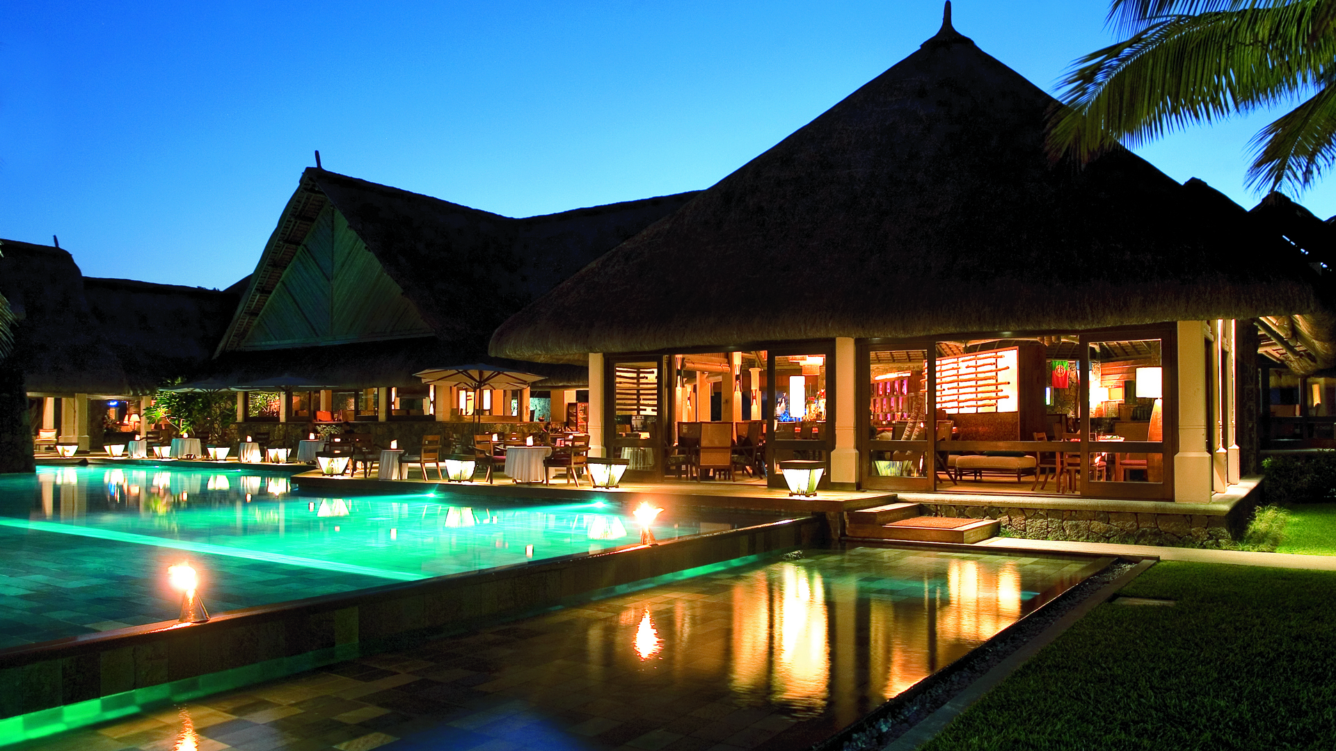 Indian Ocean & Arabia, Mauritius, Constance Belle Mare Plage, Pool and Bar