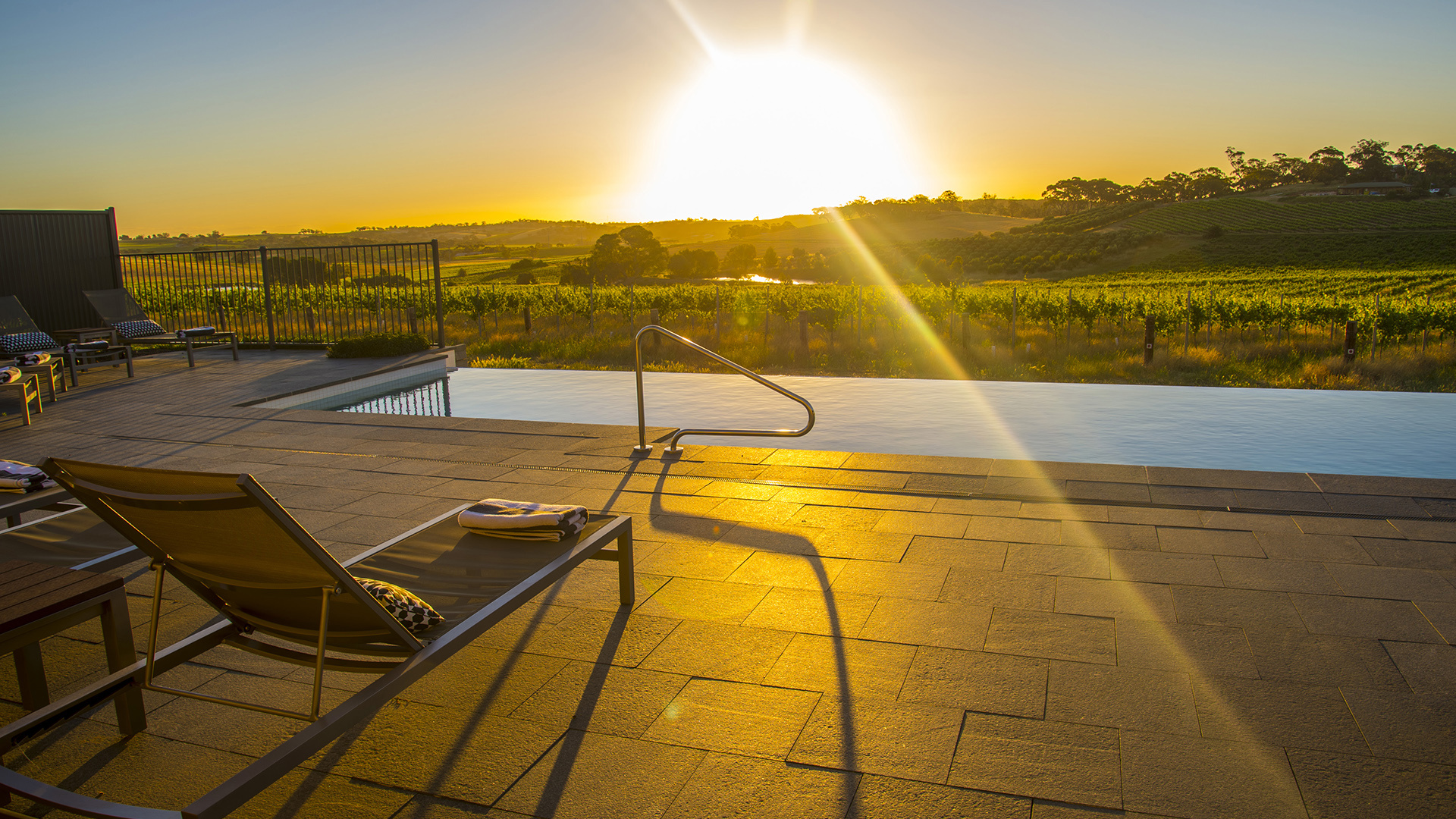  Worldwide, Australia, The Louise, Pool