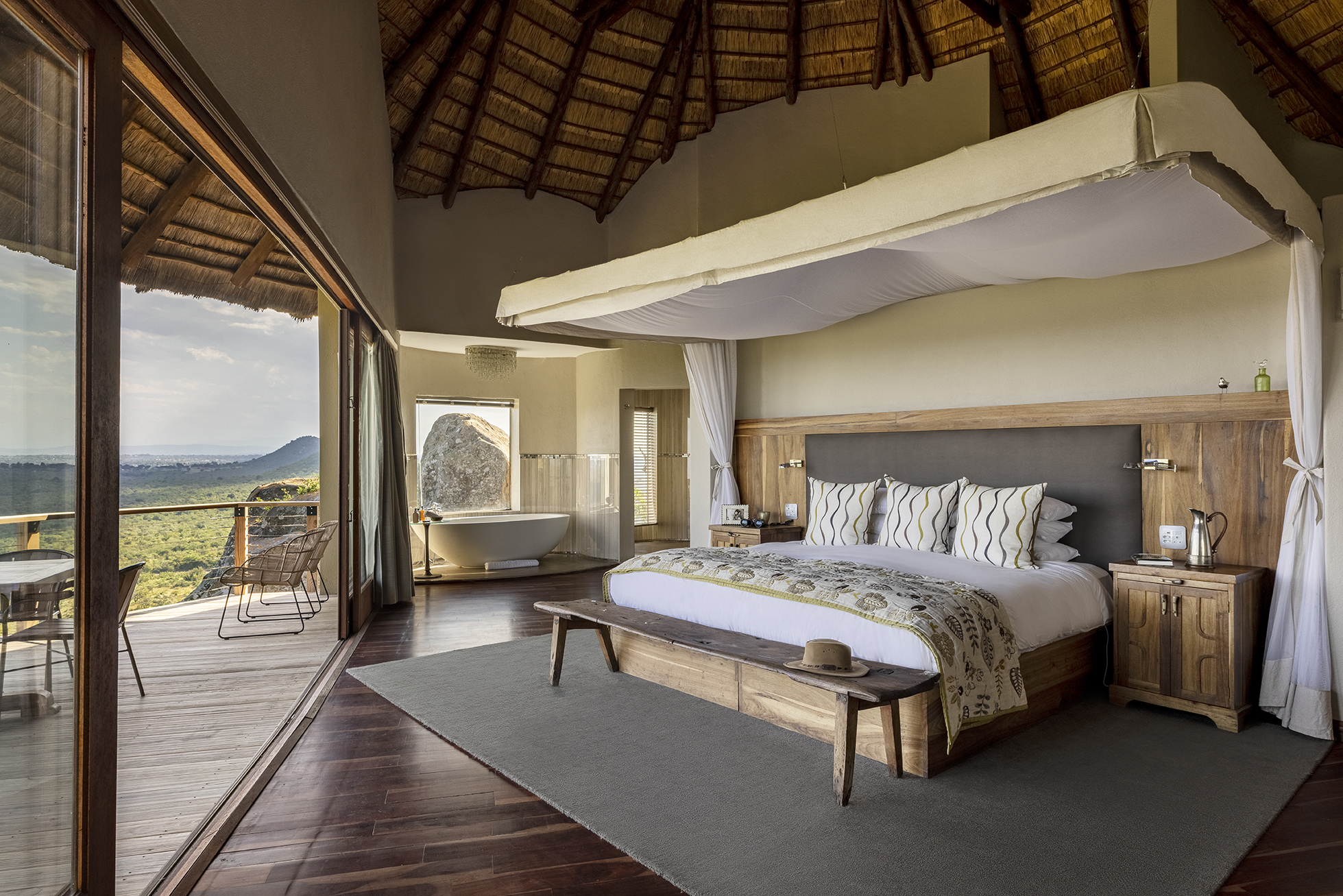  Africa, South Africa, Ulusaba Rock Lodge, Cliff Lodge Bedroom